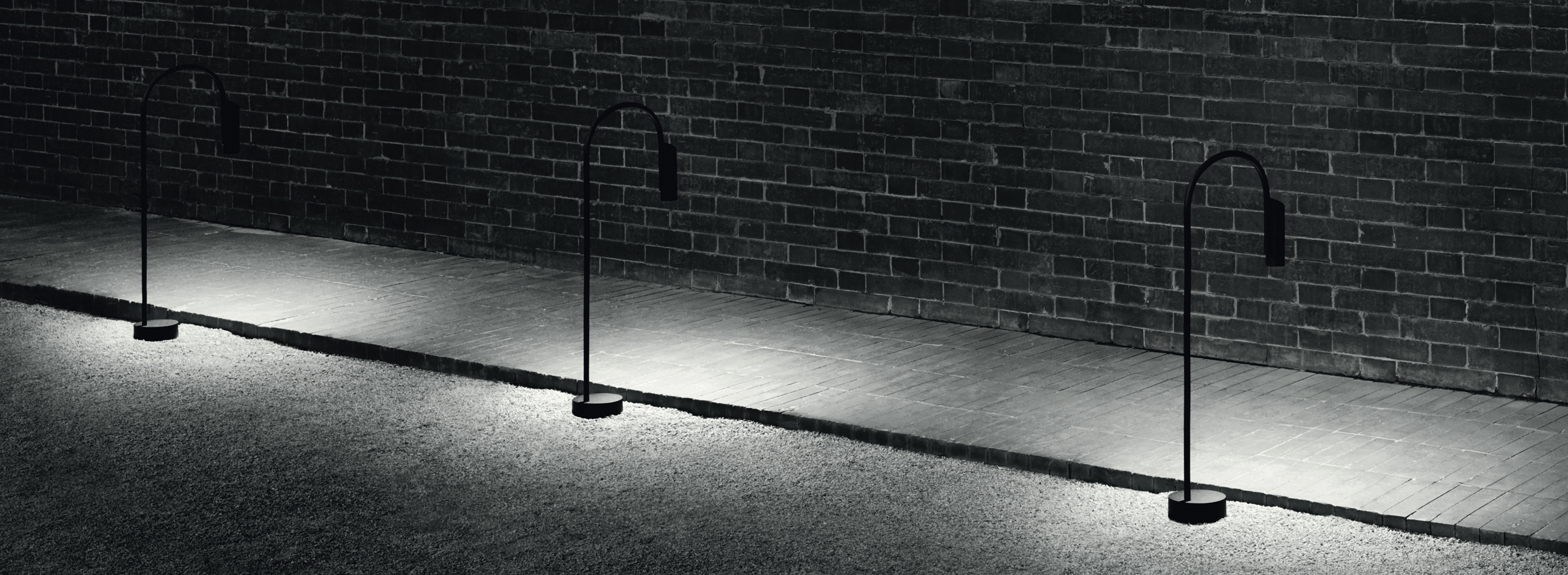 P_Sf_B-Caule-Bollard-Flos-Outdoor-life.jpg
