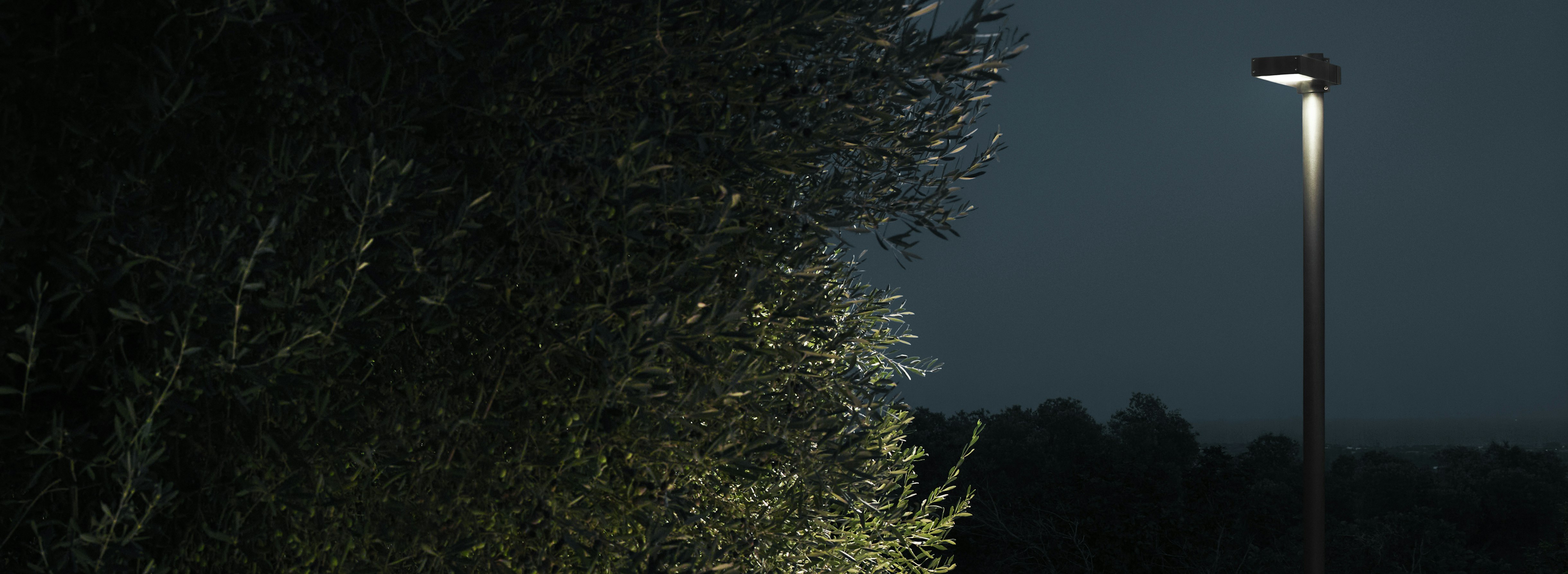P_Sf_B-Dooku-Pole-Flos-Outdoor-life.jpg