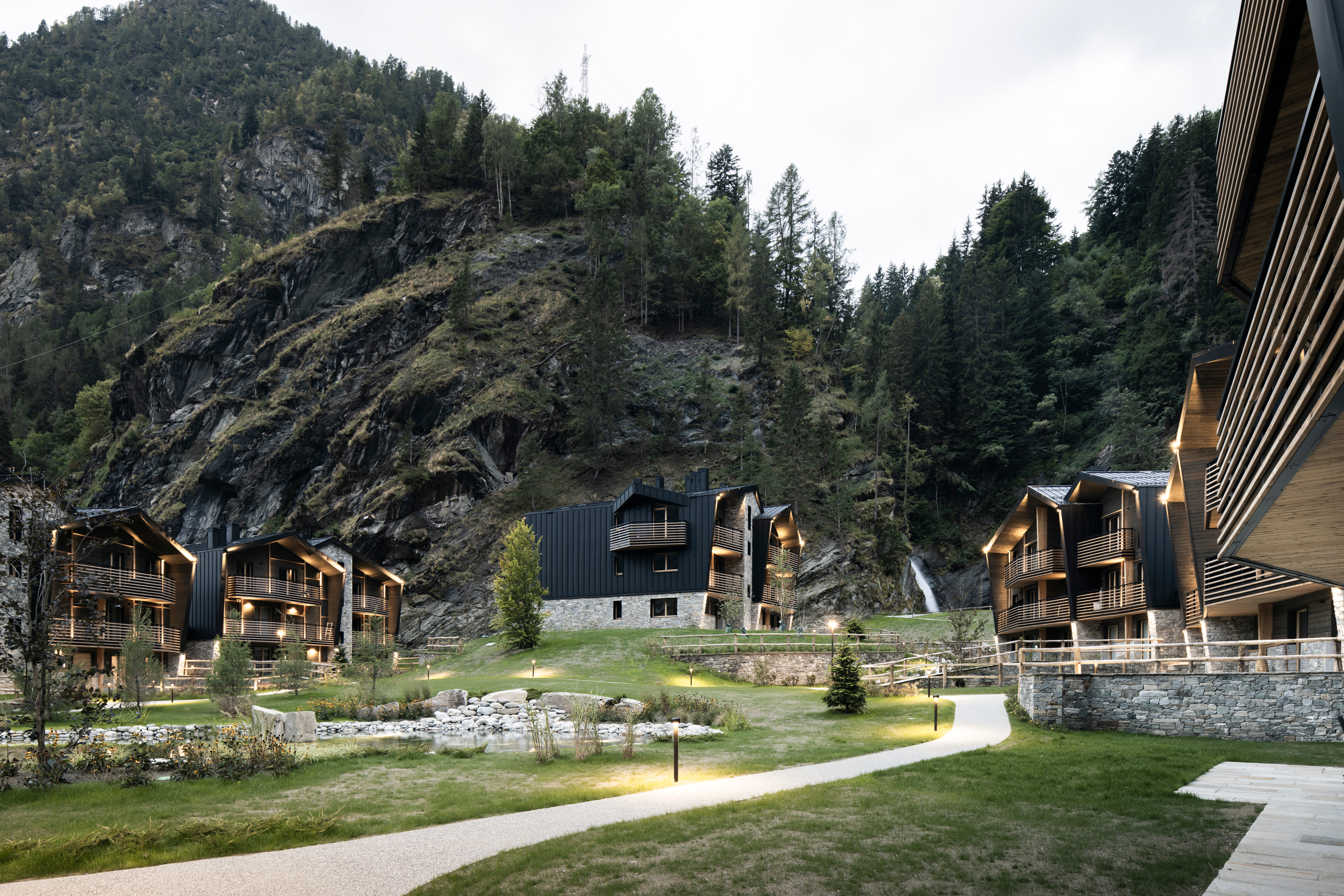 Projects-Flos-Cascata_DOtro-02