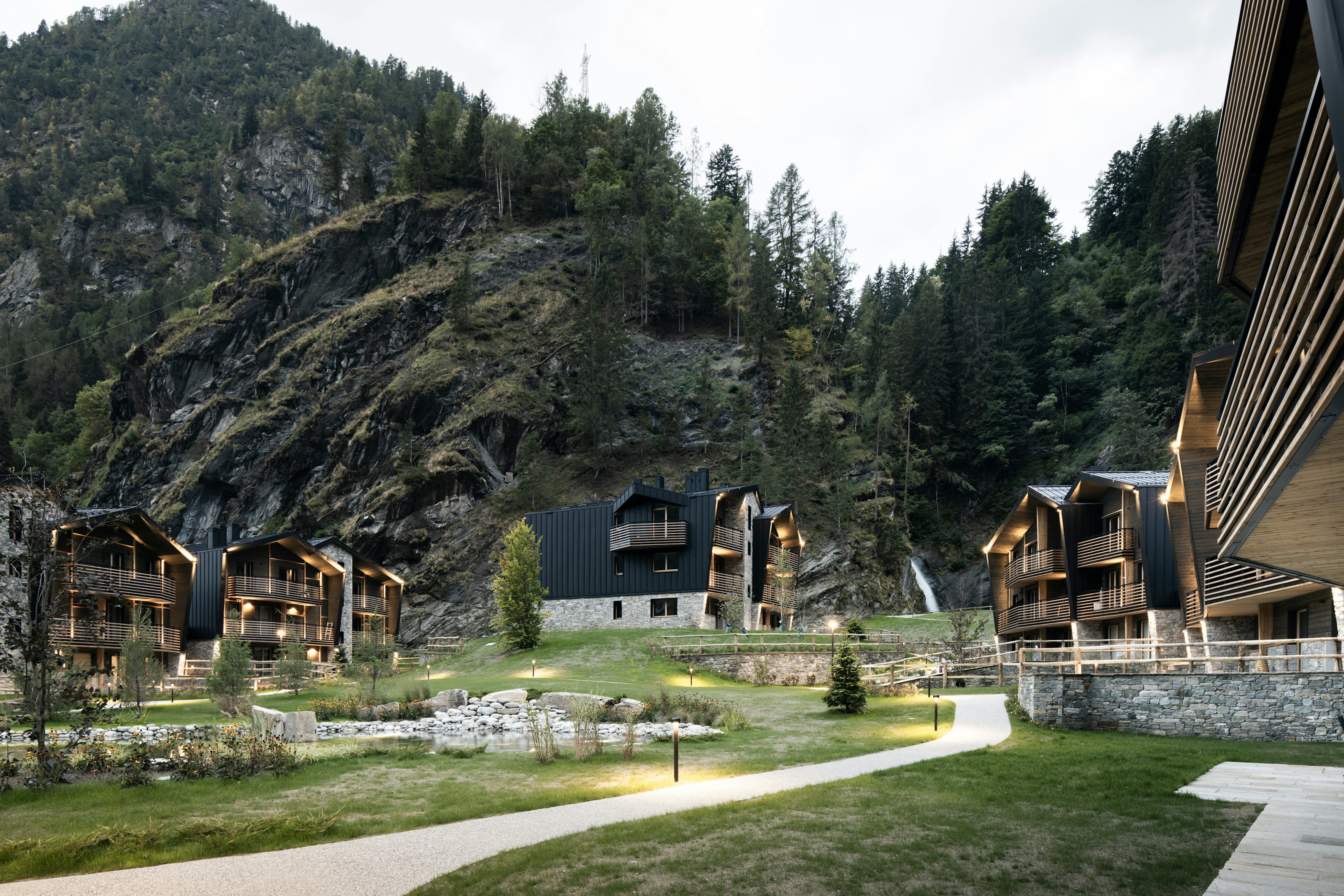 Projects-Flos-Cascata_DOtro-02