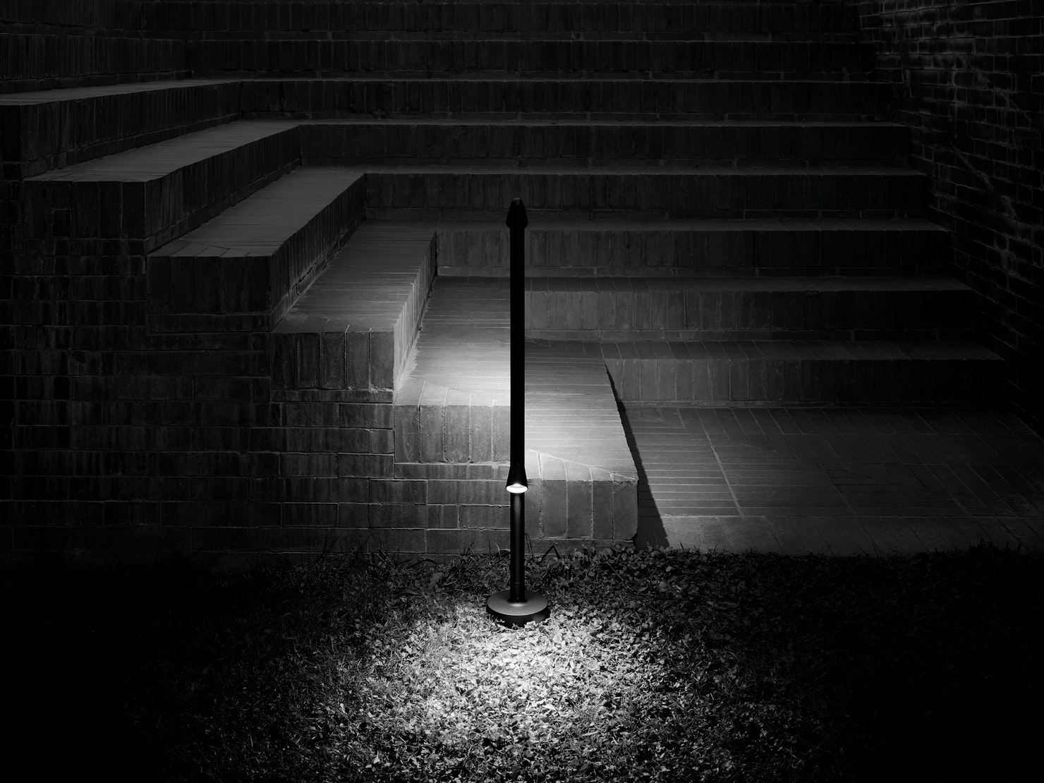 Walkstick-flos-outdoor-R-02.jpg