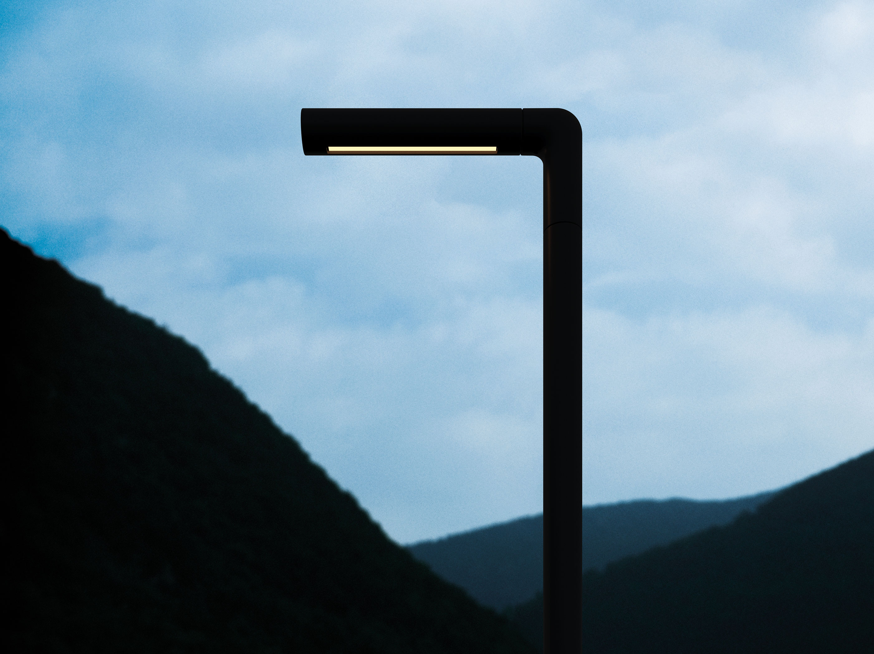 Walkstick-pipe-flos-outdoor-R-03.jpg
