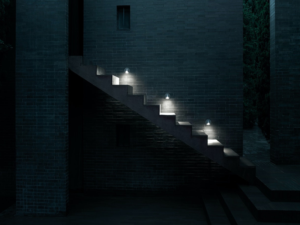 Wallstick-flos-outdoor-R-02.jpg