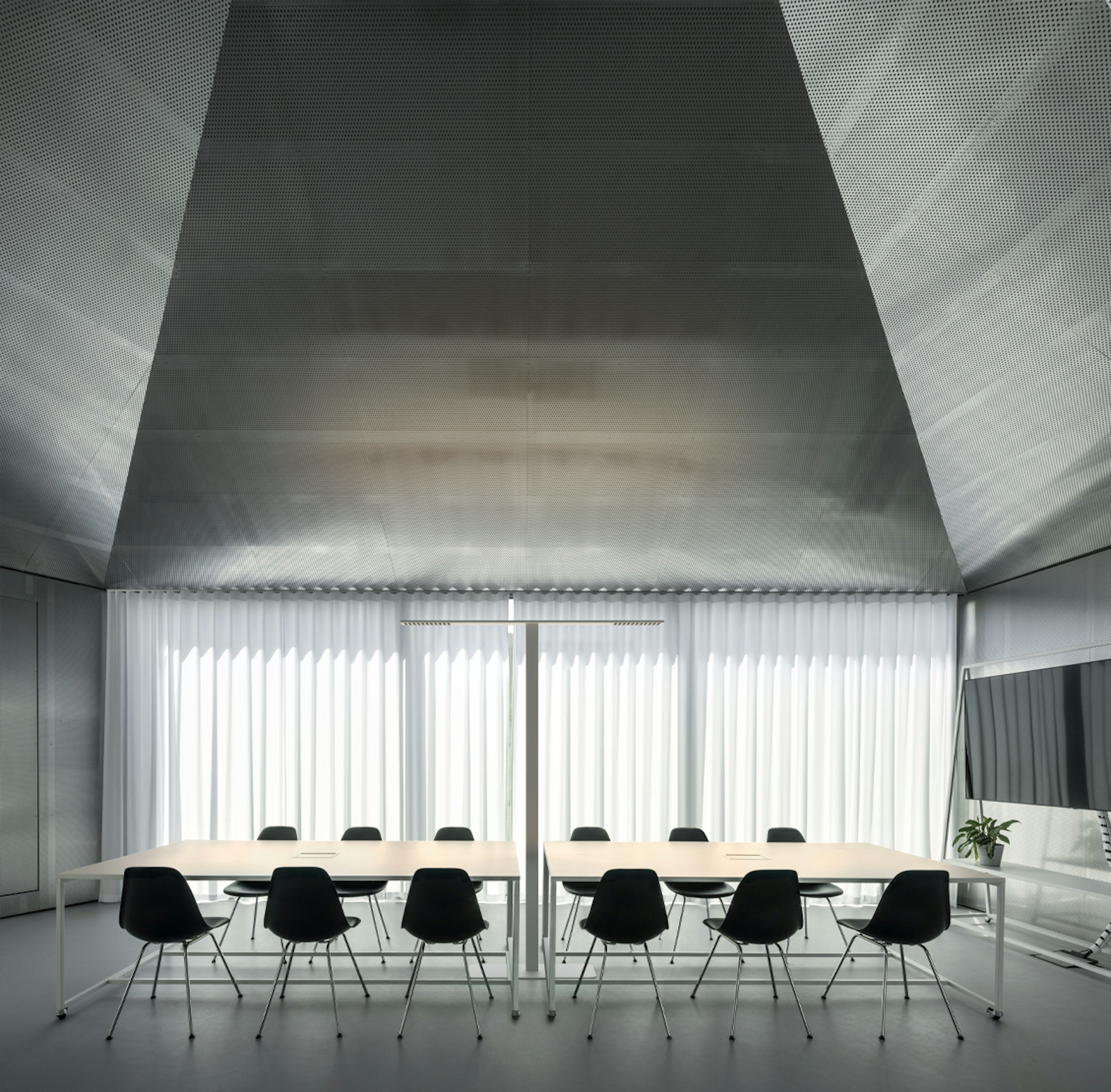 Workmates-Floor-flos-R-02.jpg