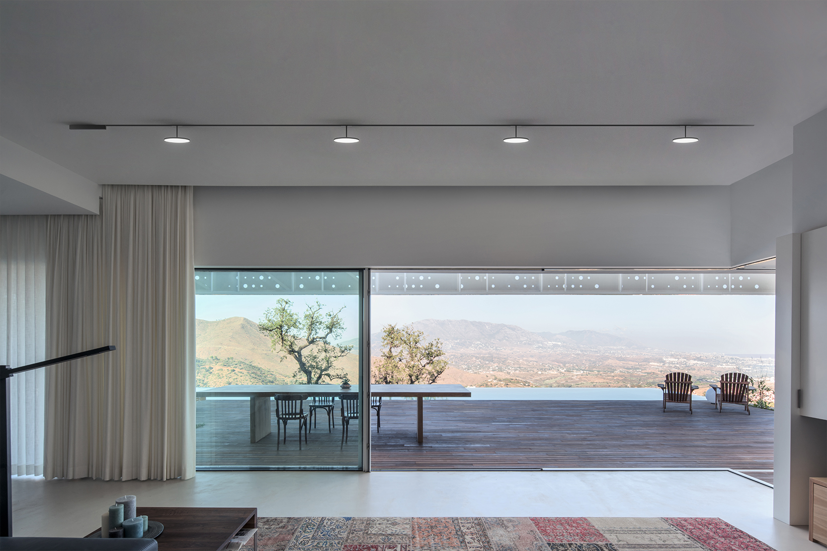 Zerotrackpro-flos-architectural-R-02.jpg