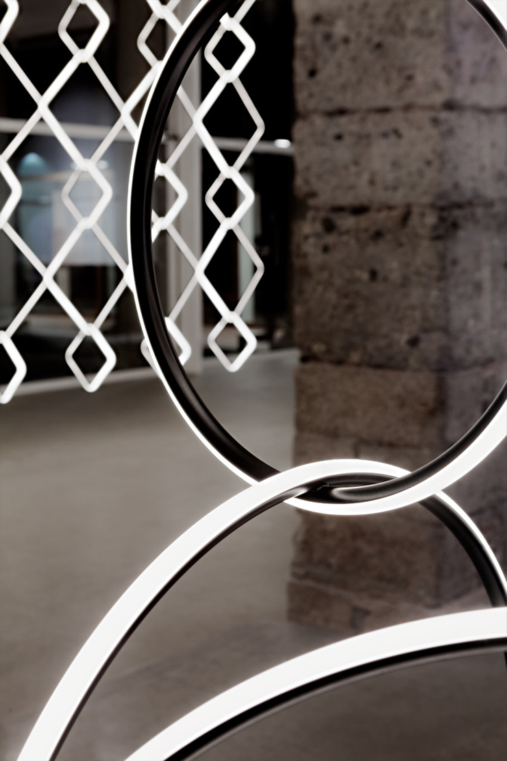 Arrangements-ceiling-wall-flos-R-02.jpg