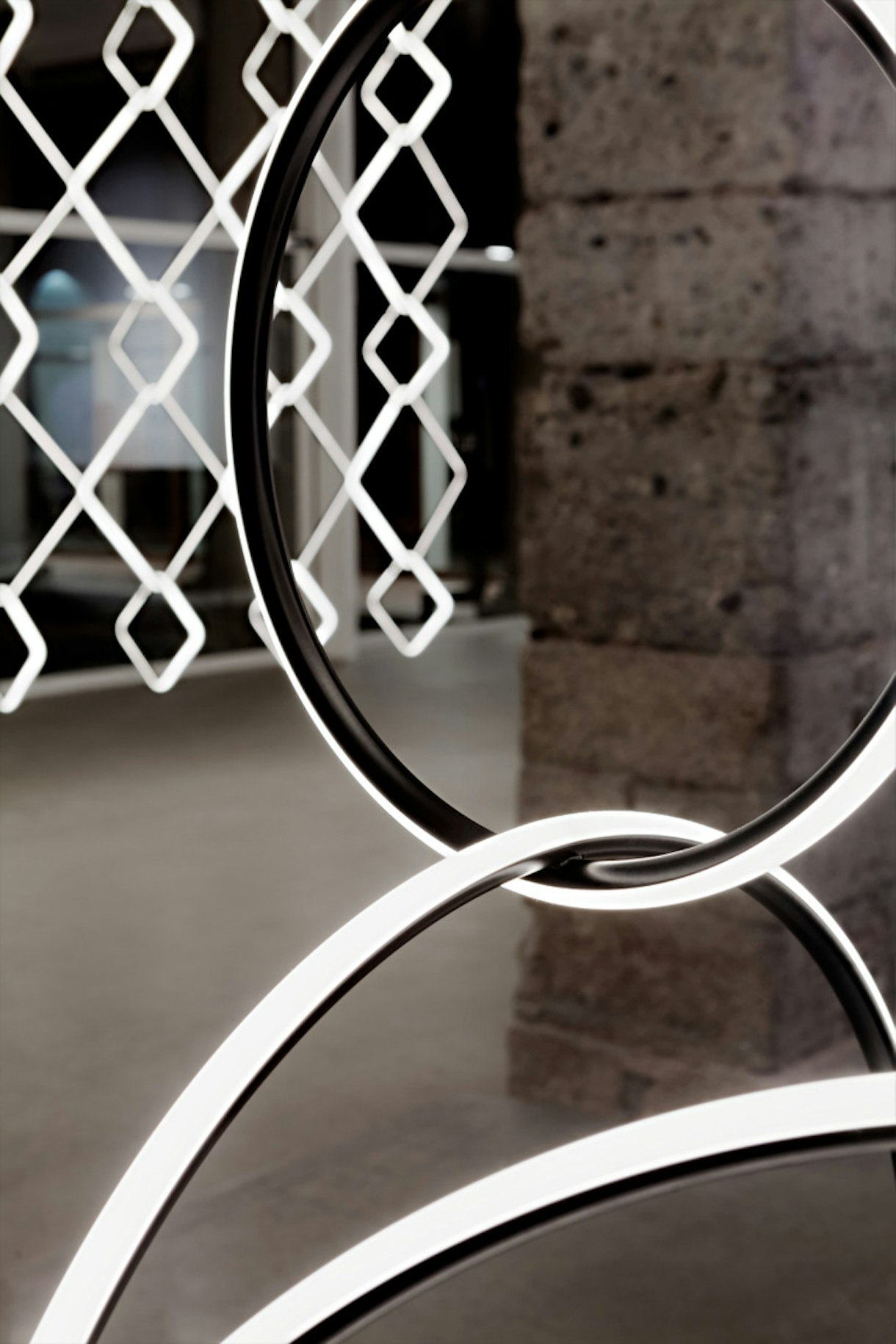 Arrangements-ceiling-wall-flos-R-02.jpg