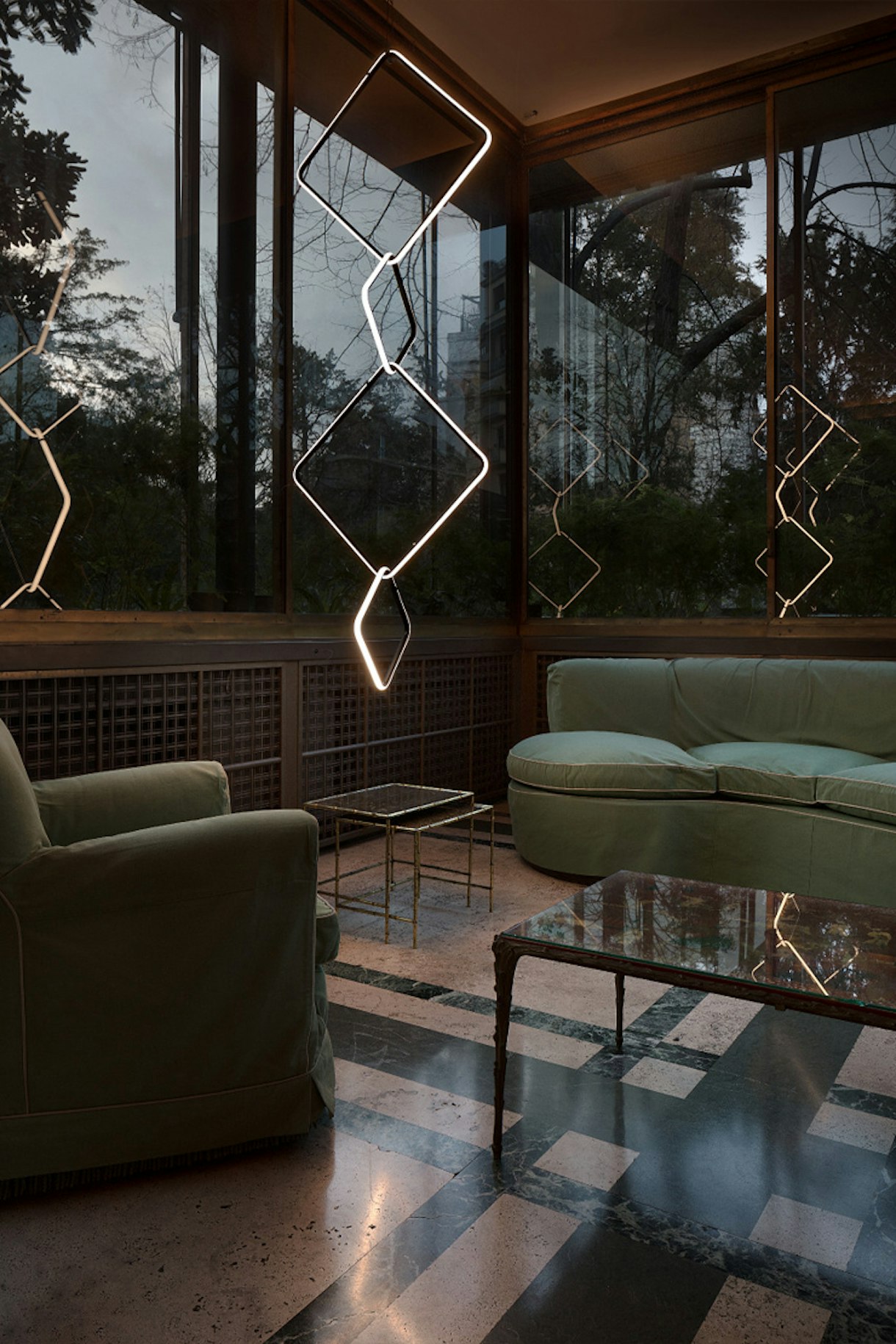 Arrangements-ceiling-wall-flos-R-27.jpg