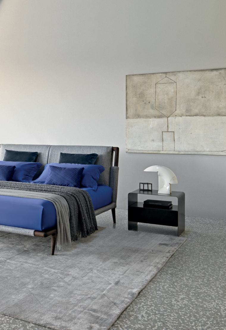 Biagio-table-flos-R-02.jpg