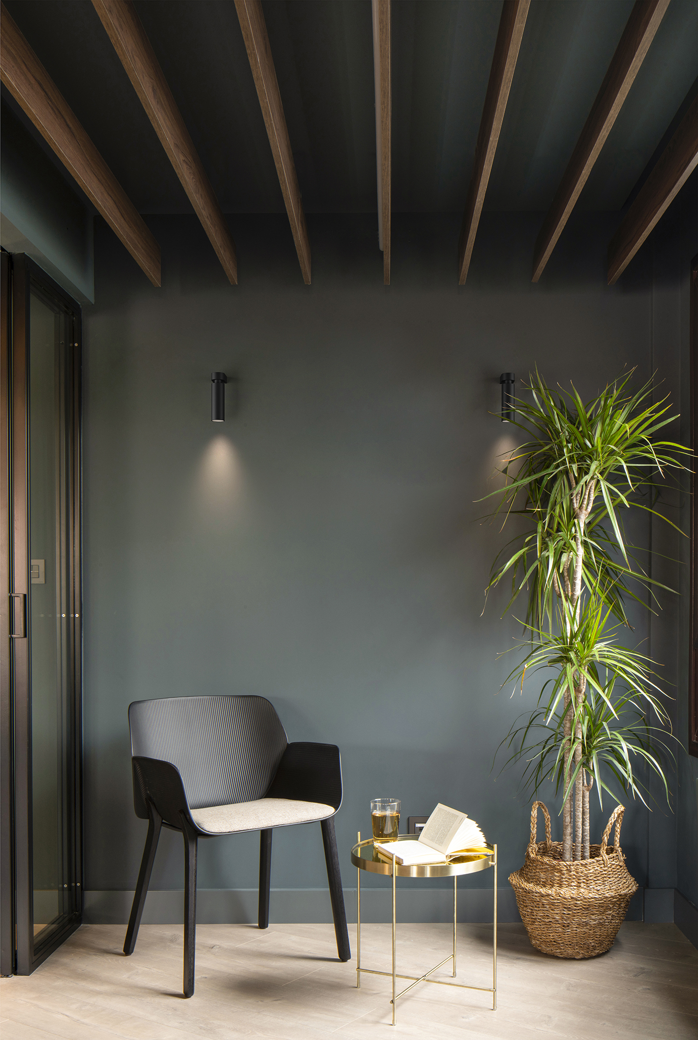 C1-Wall-Ceiling-flos-architectural-R-05.jpg