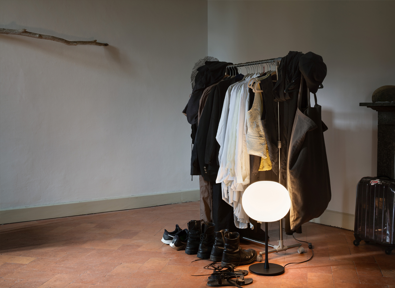 Glo-Ball-table-flos-R-12.jpg