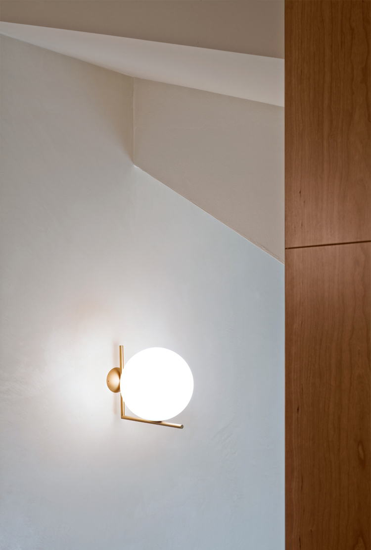 IC-Light-wall-flos-decorative-R-49.jpg