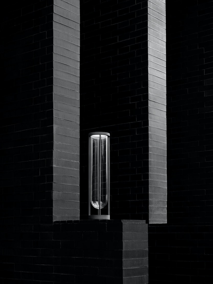 In-Vitro-bollard-flos-outdoor-R-01.jpg