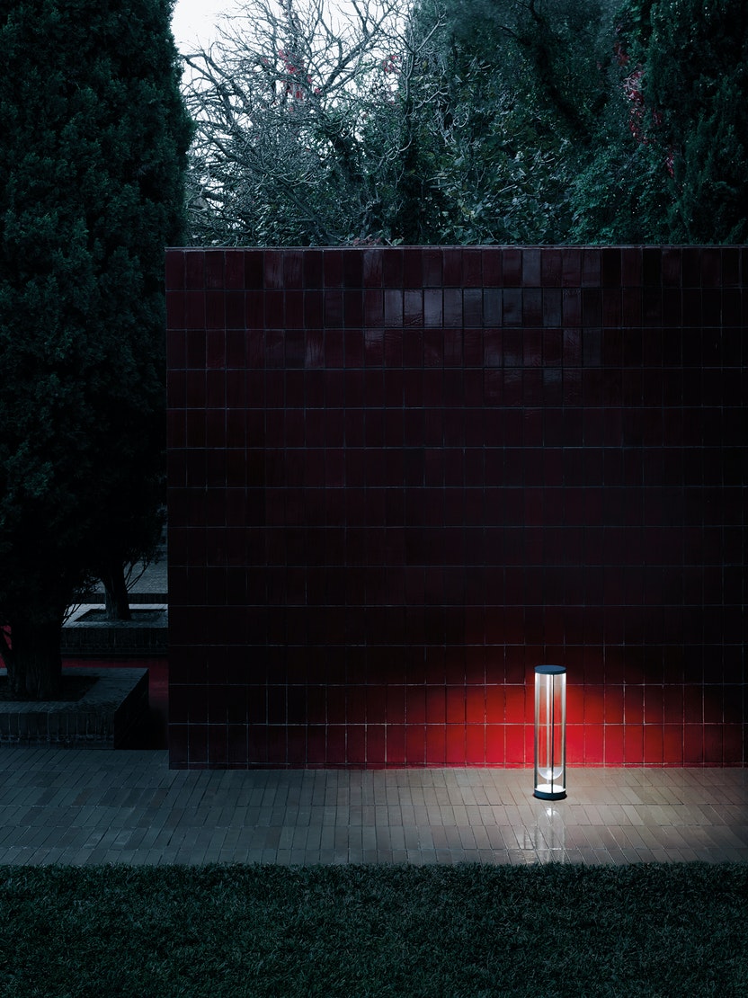 In-Vitro-bollard-flos-outdoor-R-03.jpg
