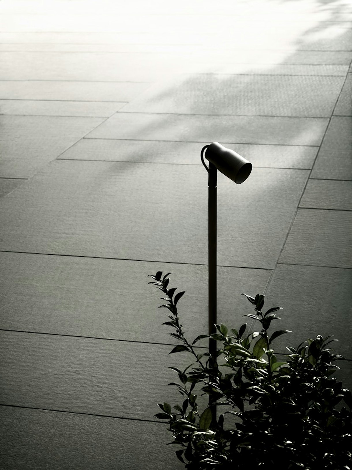 Landlord-bollard-flos-outdoor-R-02.jpg