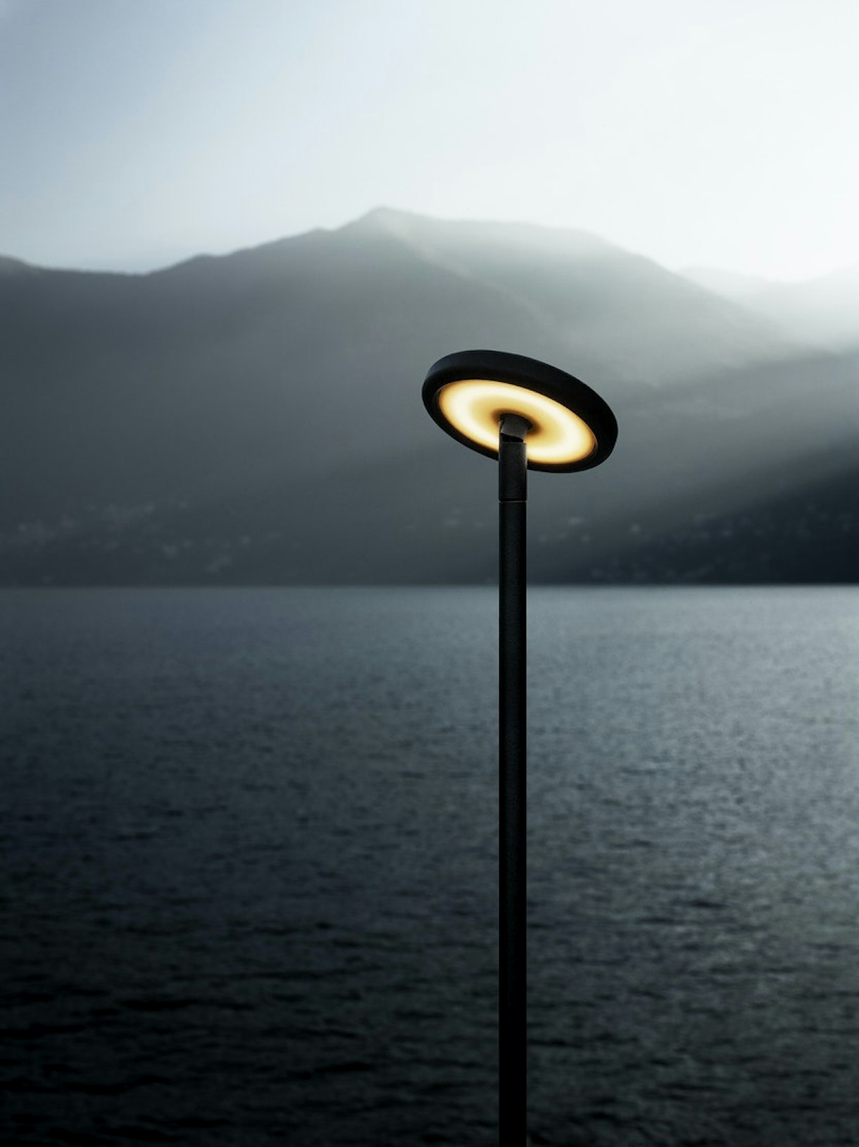 Landlord-bollard-flos-outdoor-R-05.jpg