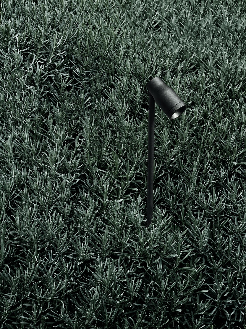 Landlord-bollard-flos-outdoor-R-06.jpg
