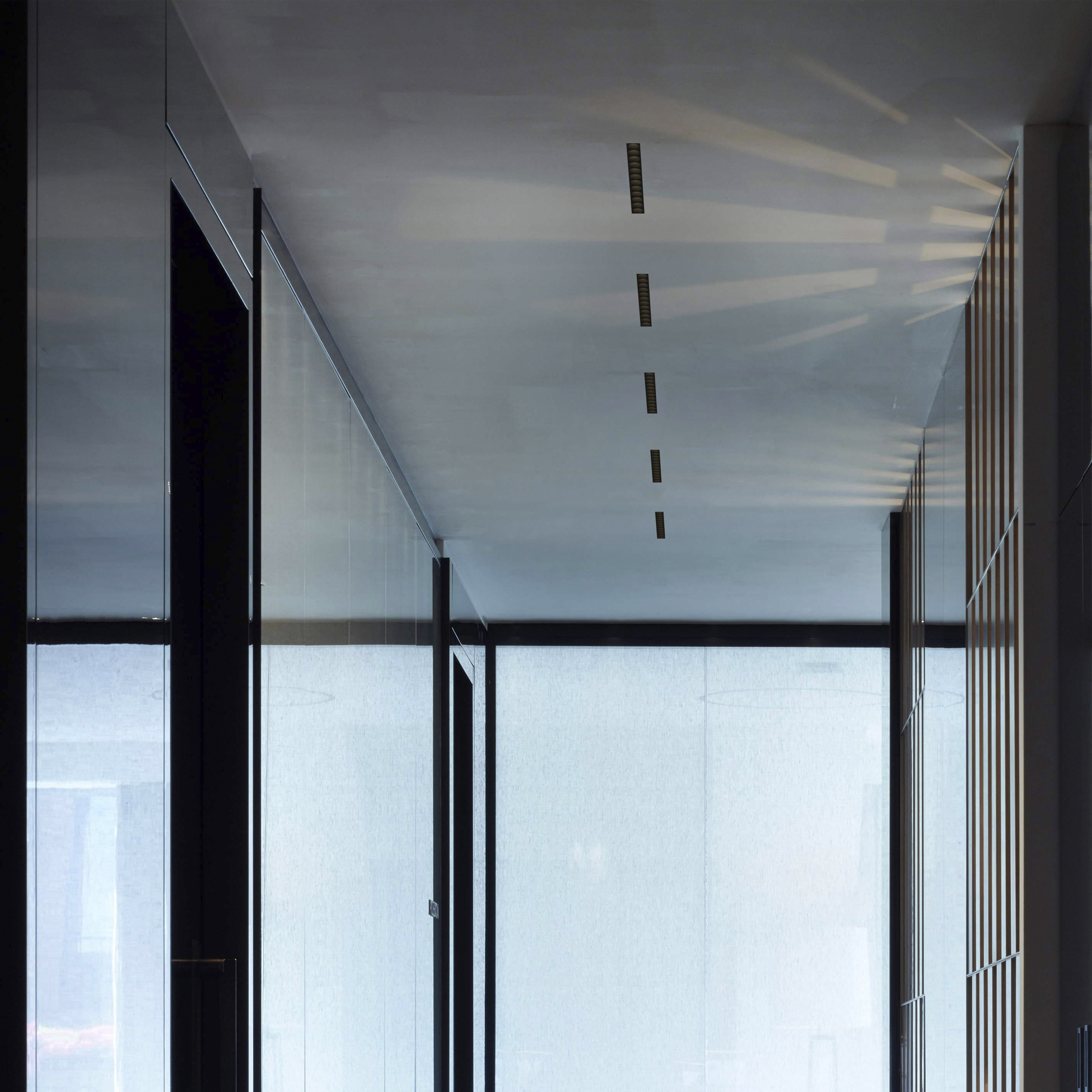 P_Fm_A-Light-Shadow-Flos-Architectural-Thubnail-life.jpg