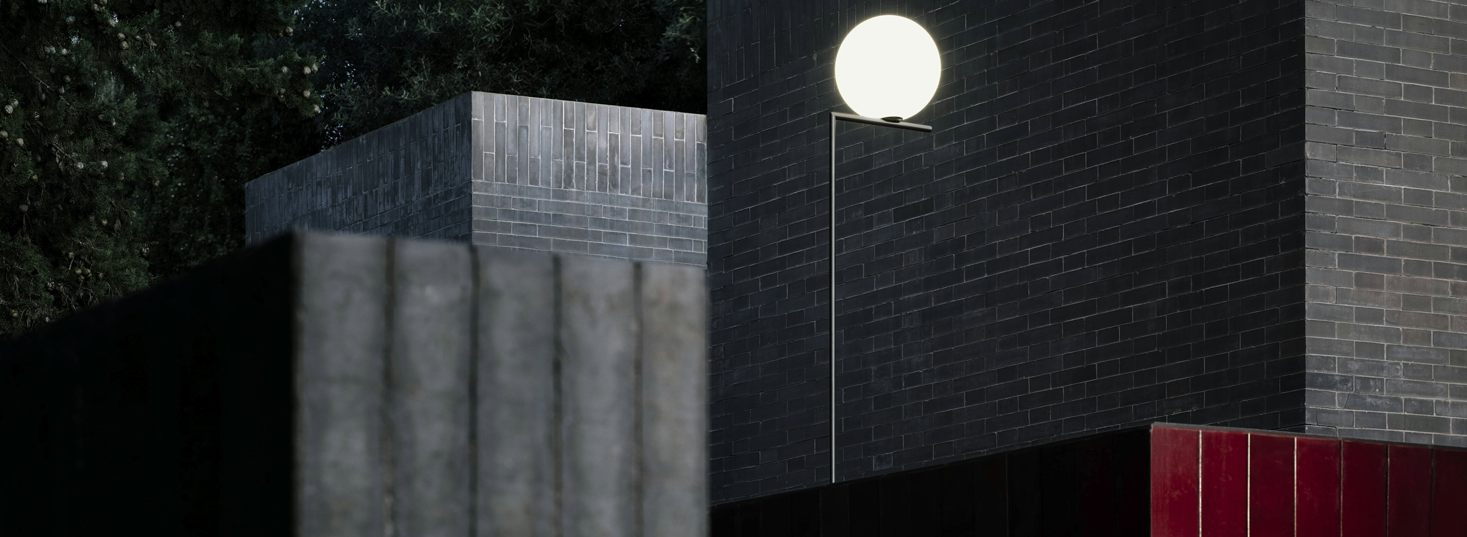 P_Fm_B-IC-Lights-Flos-Decorative-Outdoor-life.jpg