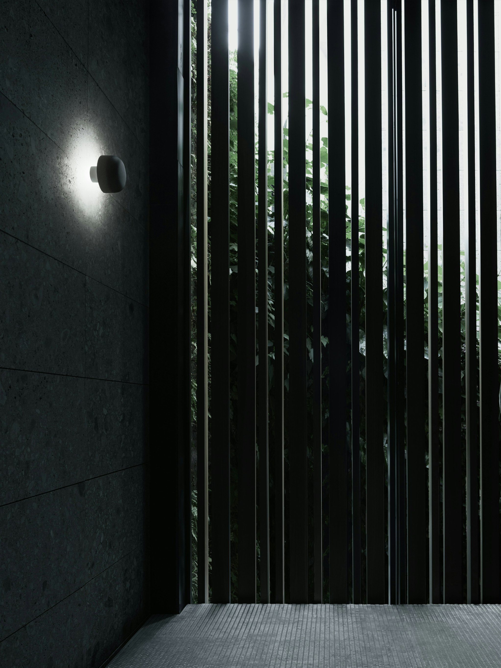 P_Md_F-Bellhop-Wall-Flos-Outdoor-highlight.jpg
