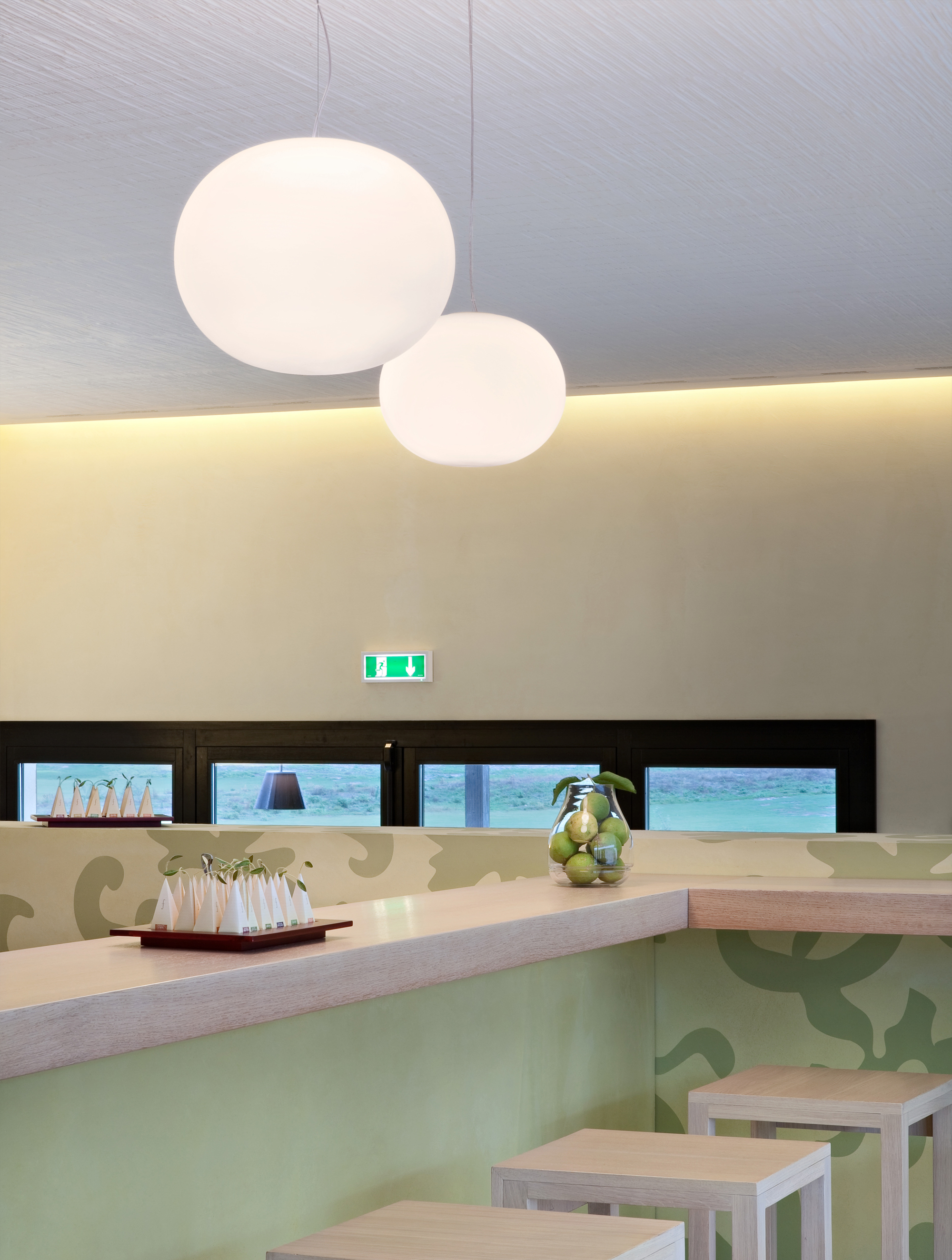 P_Md_F-Glo-Ball-Suspension-Flos-Decorative-highlight.jpg