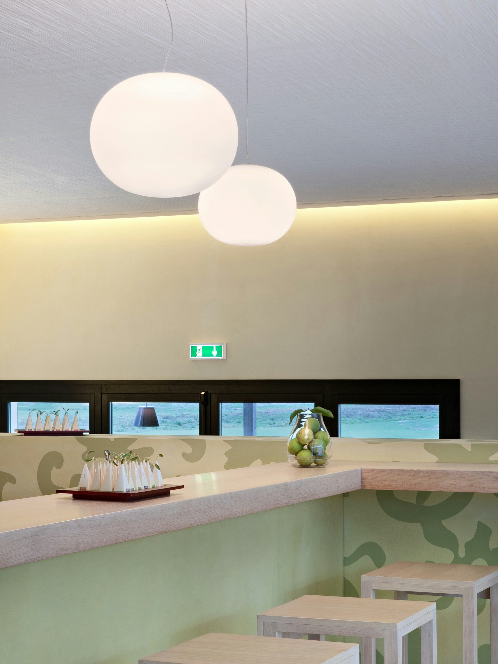 P_Md_F-Glo-Ball-Suspension-Flos-Decorative-highlight.jpg