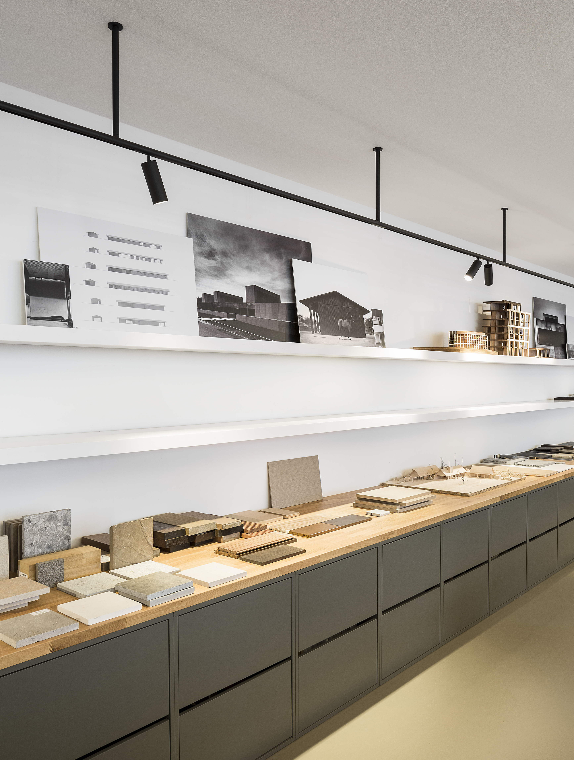 P_Md_F-Infra-Structure-Spot-120-Flos-Architectural-highlight.jpg