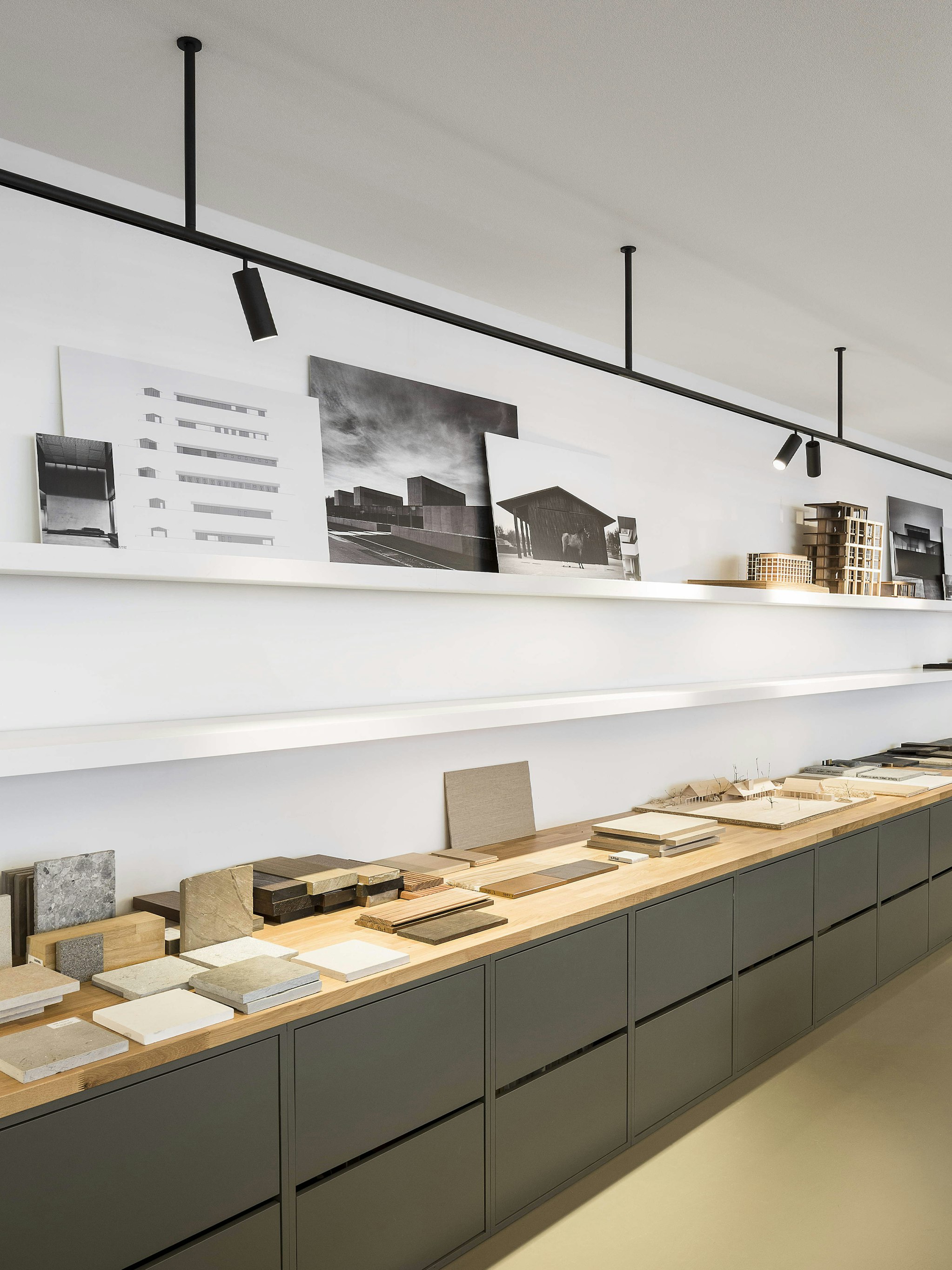 P_Md_F-Infra-Structure-Spot-120-Flos-Architectural-highlight.jpg