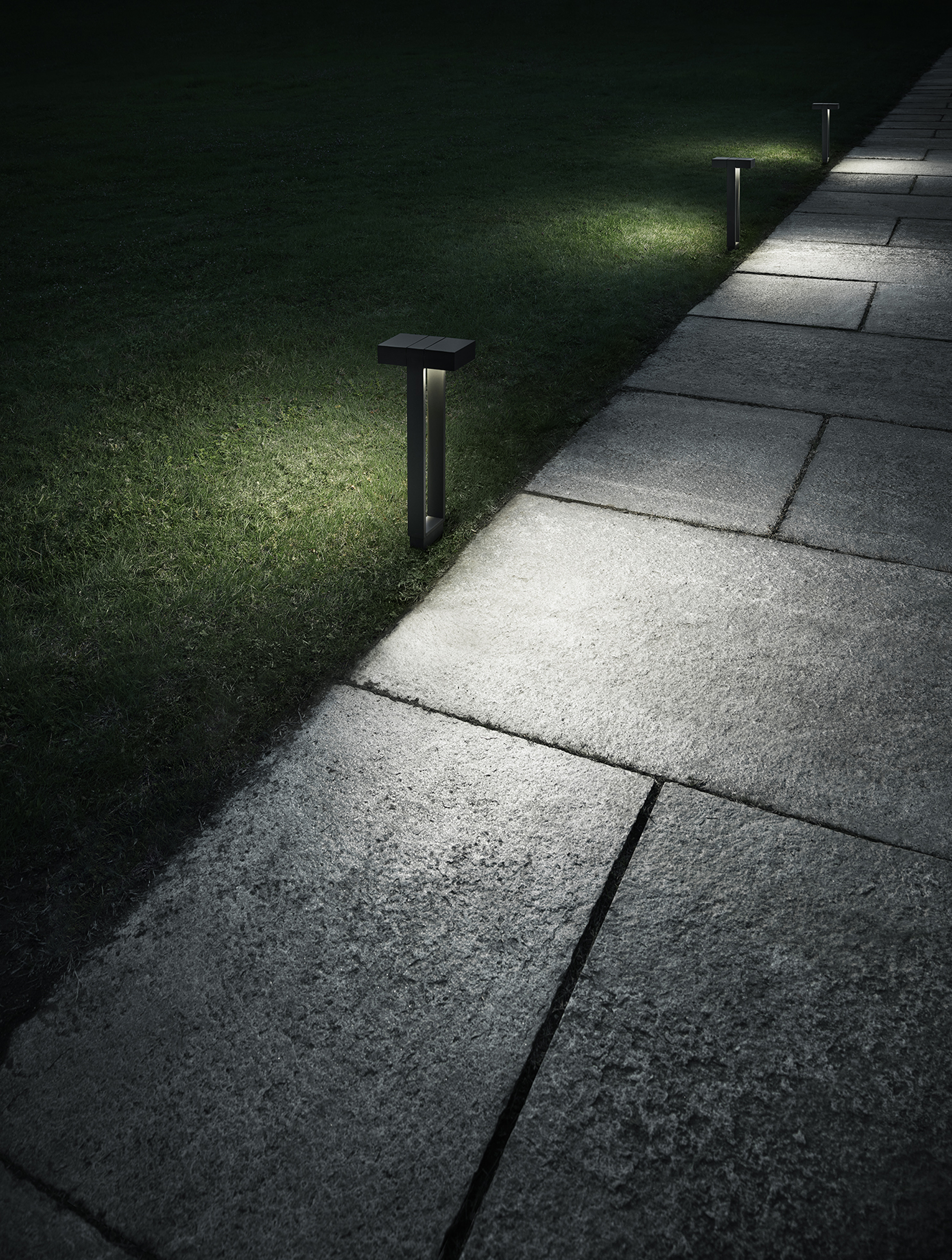 P_Md_F-Mile-Bollard-1-Double-Flos-Outdoor-highlight.jpg