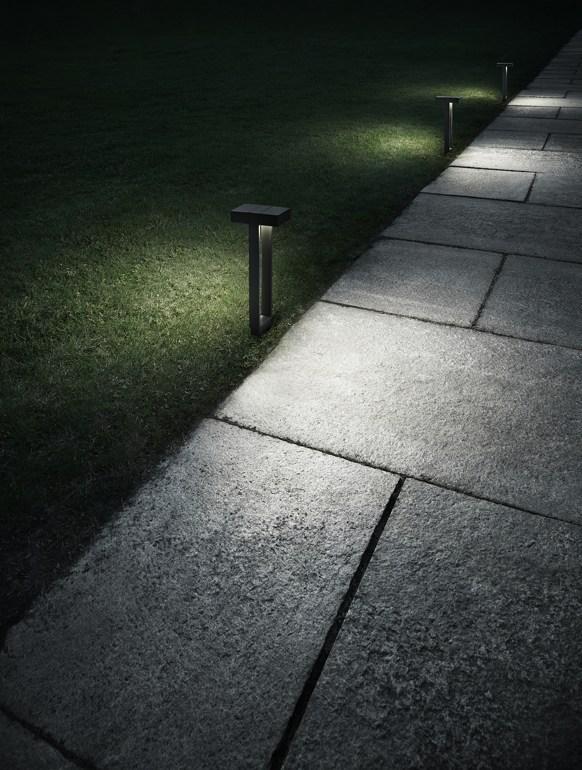 P_Md_F-Mile-Bollard-2-Double-Flos-Outdoor-highlight.jpg