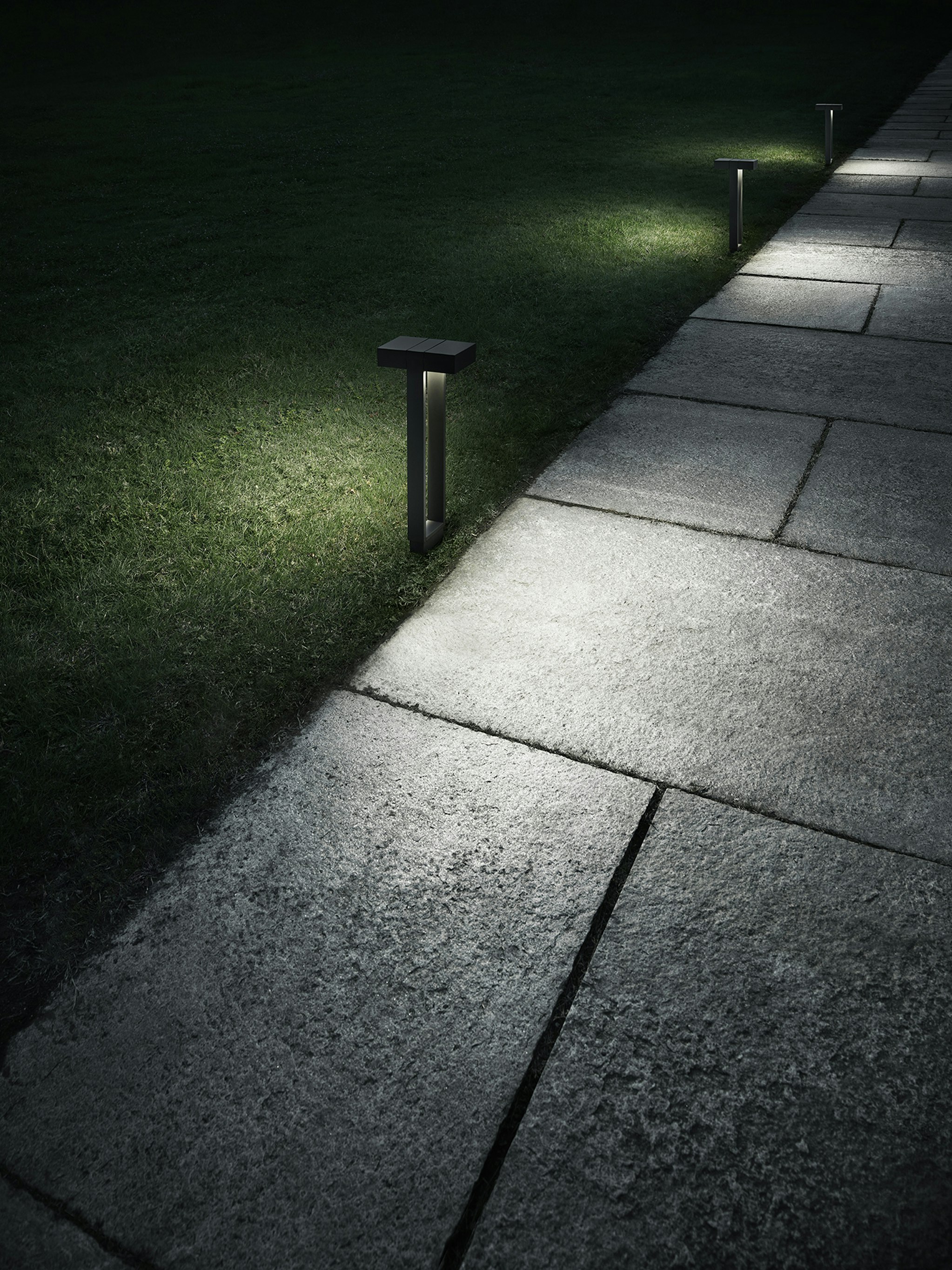 P_Md_F-Mile-Bollard-2-Double-Flos-Outdoor-highlight.jpg
