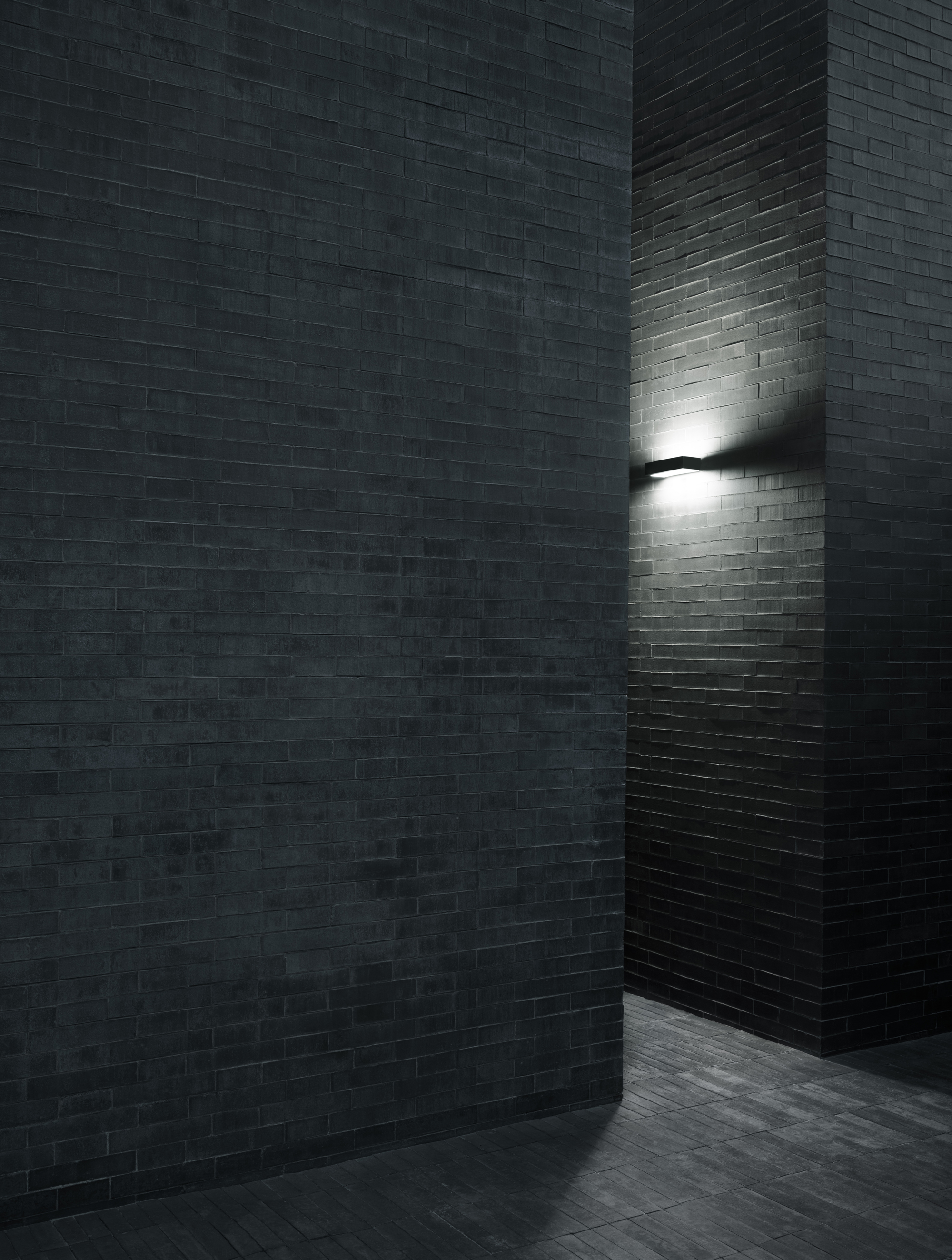 P_Md_F-Mile-Wall-1-Asymmetric-Flos-Outdoor-highlight.jpg