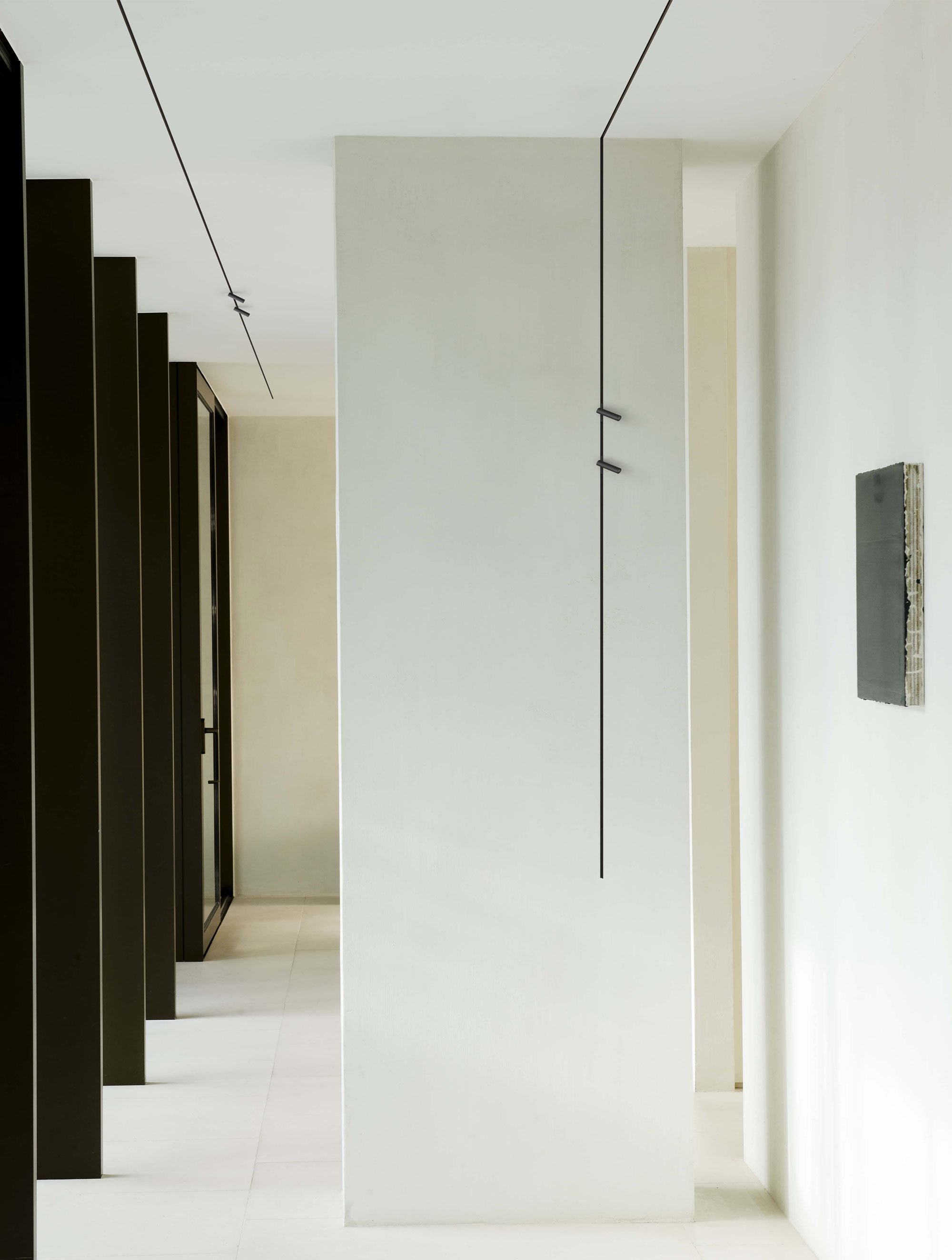 P_Md_F-The-Micro-Running-Magnet-Recessed-Flos-Architectural-highlight.jpg