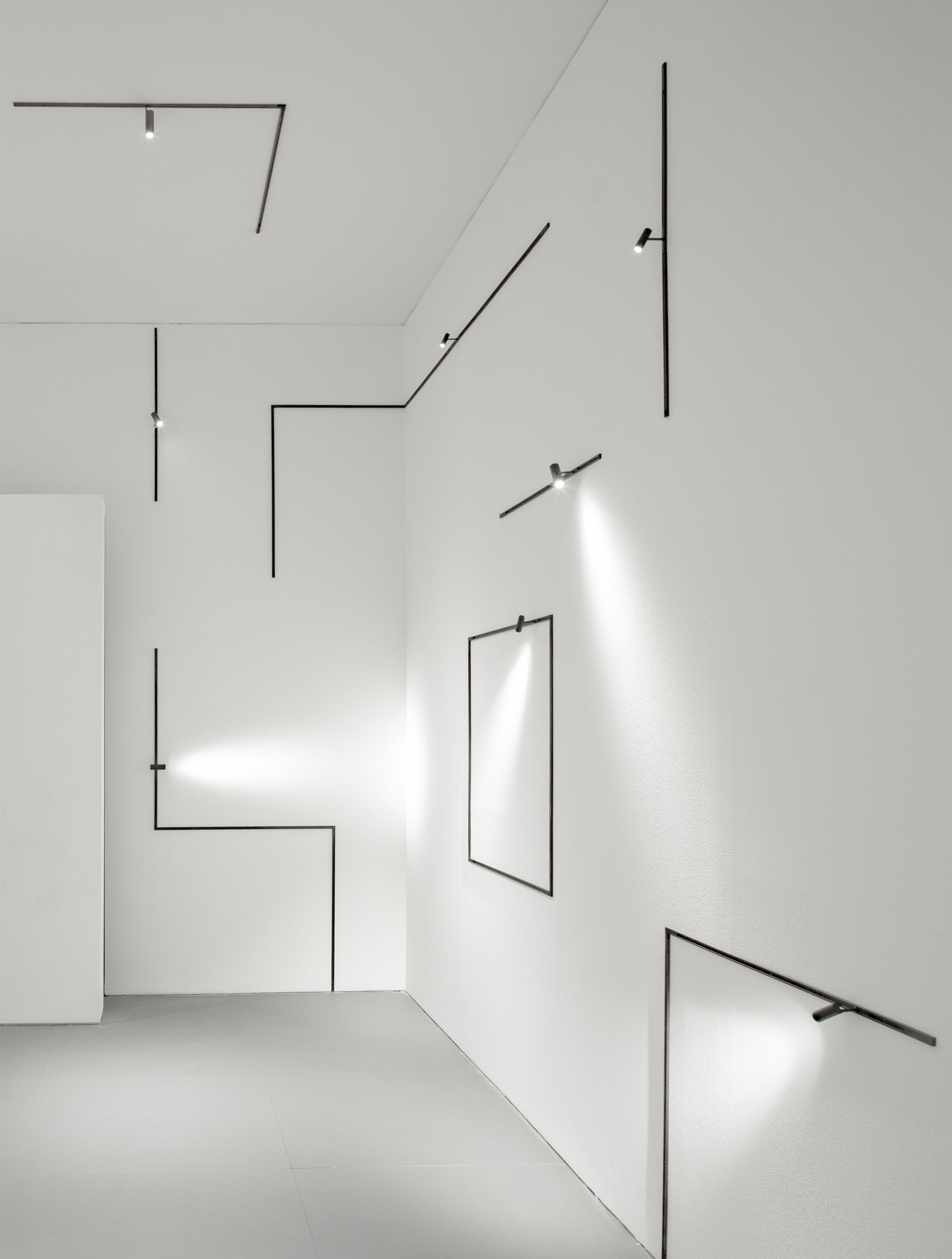 P_Md_F-Zero-Track-Flos-Architectural-highlight.jpg