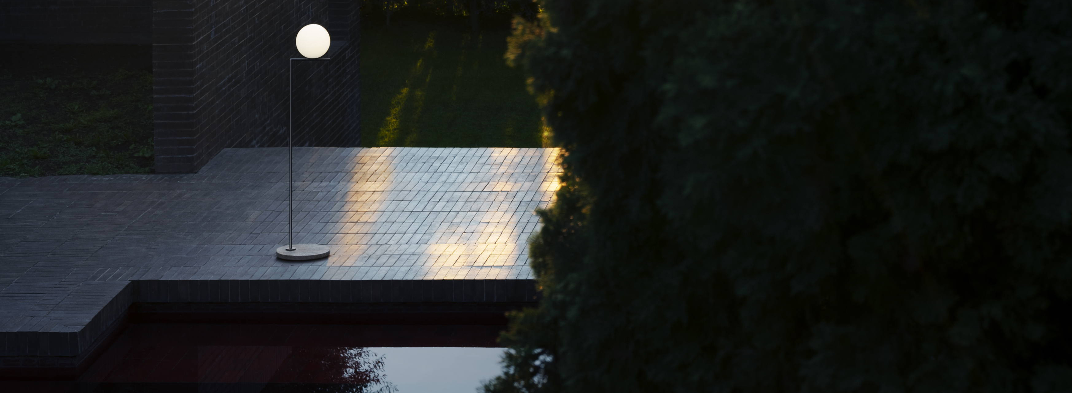 P_Sf_B-IC-Lights-Floor-Flos-Outdoor-life.jpg