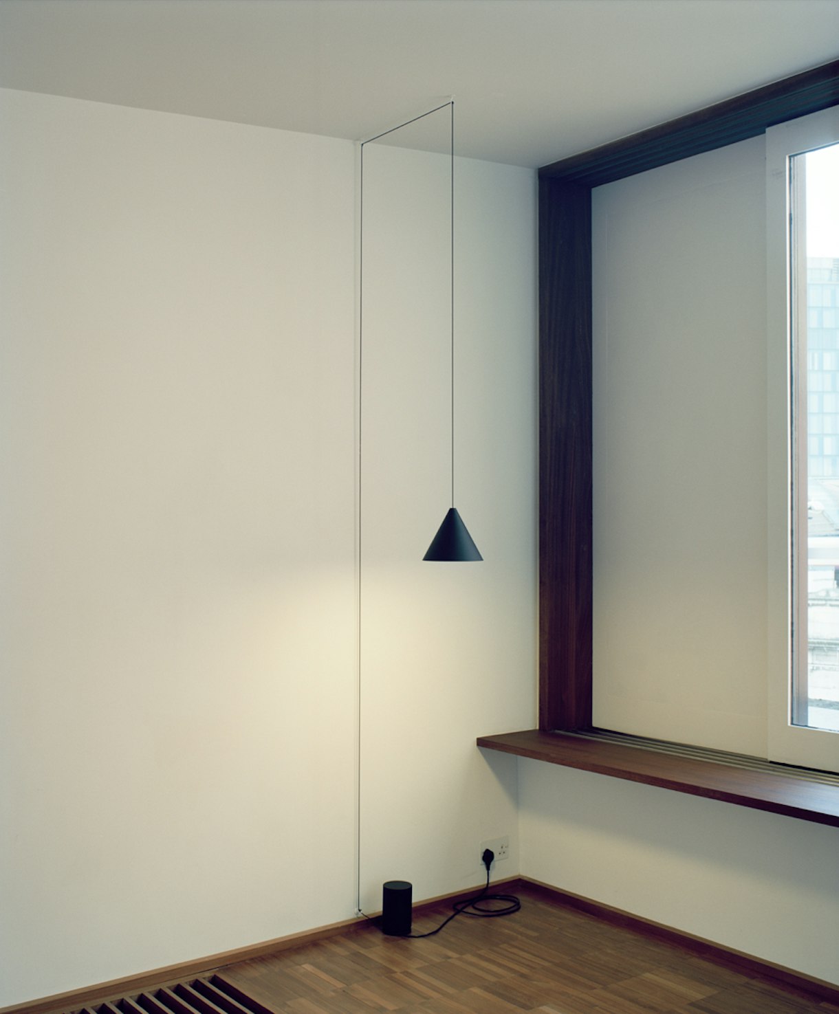 String-Light-suspension-flos-R-01.jpg