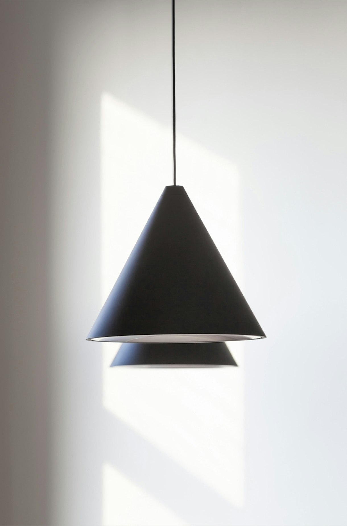 String-Light-suspension-flos-R-06.jpg