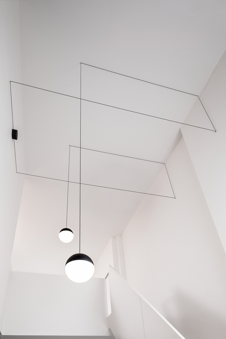 String-Light-suspension-flos-R-12.jpg