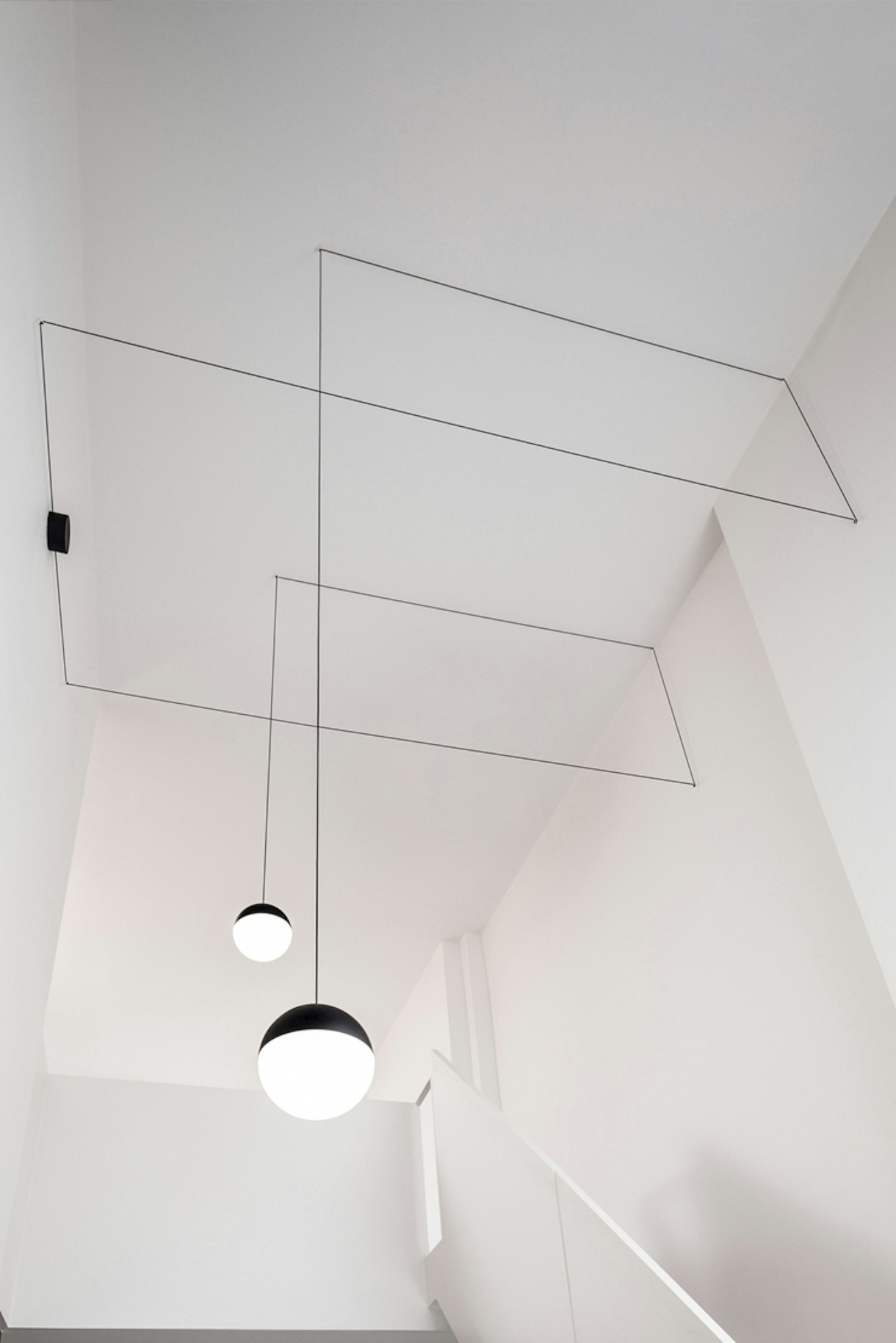 String-Light-suspension-flos-R-12.jpg