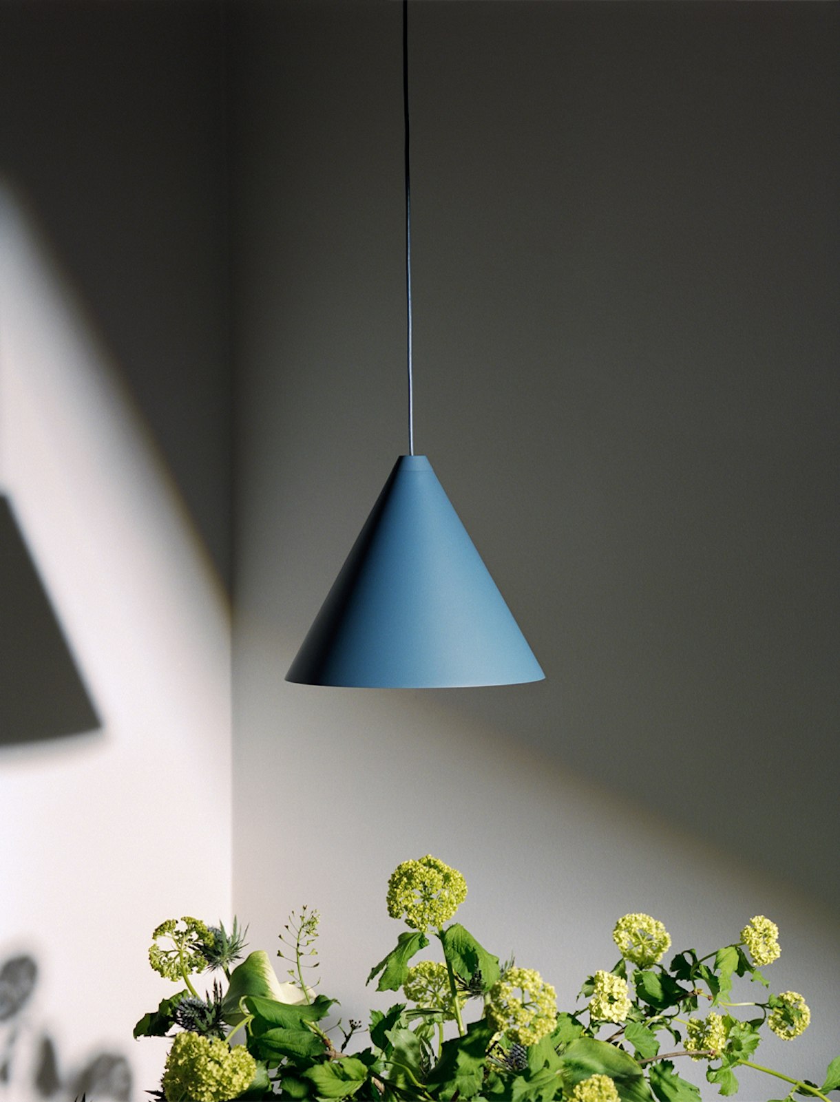 String-Light-suspension-flos-R-14.jpg