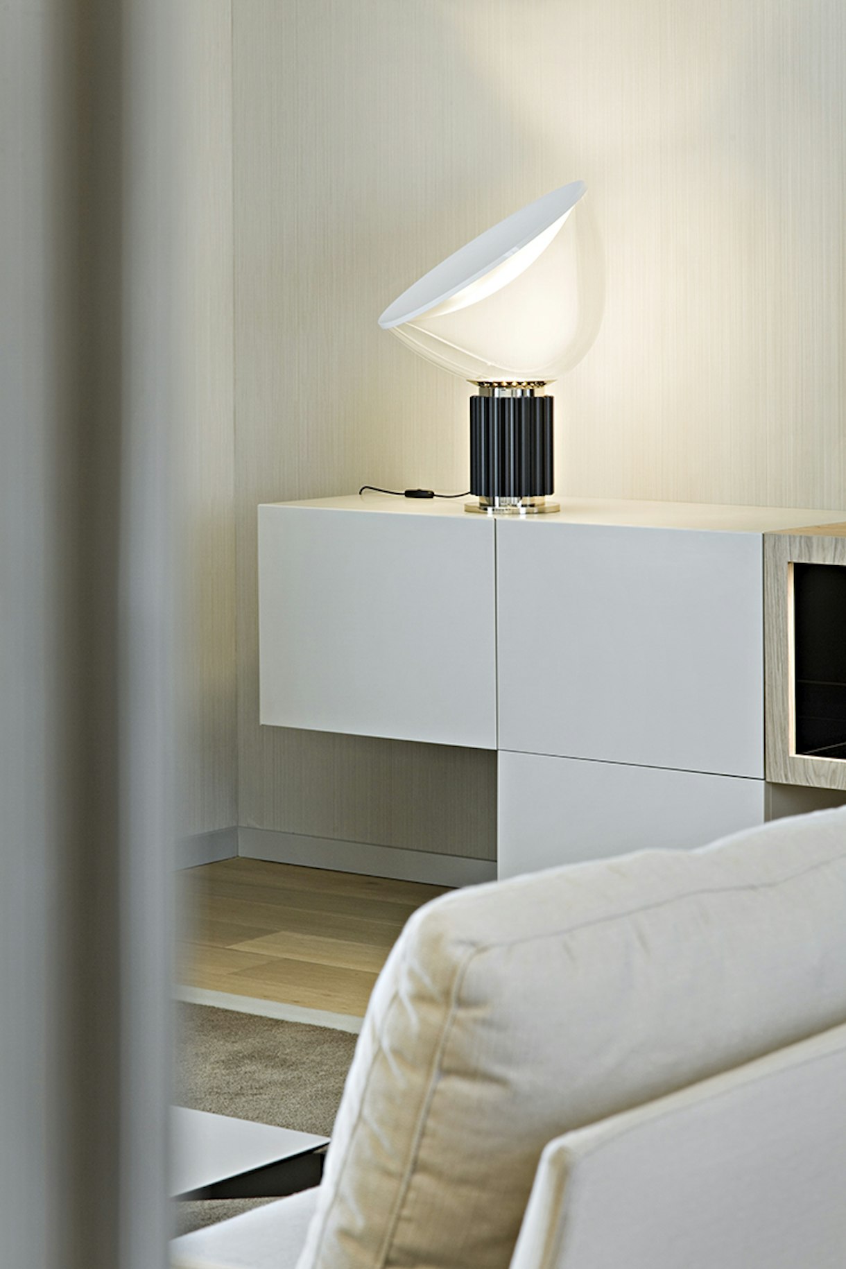 Taccia-flos-R-03.jpg