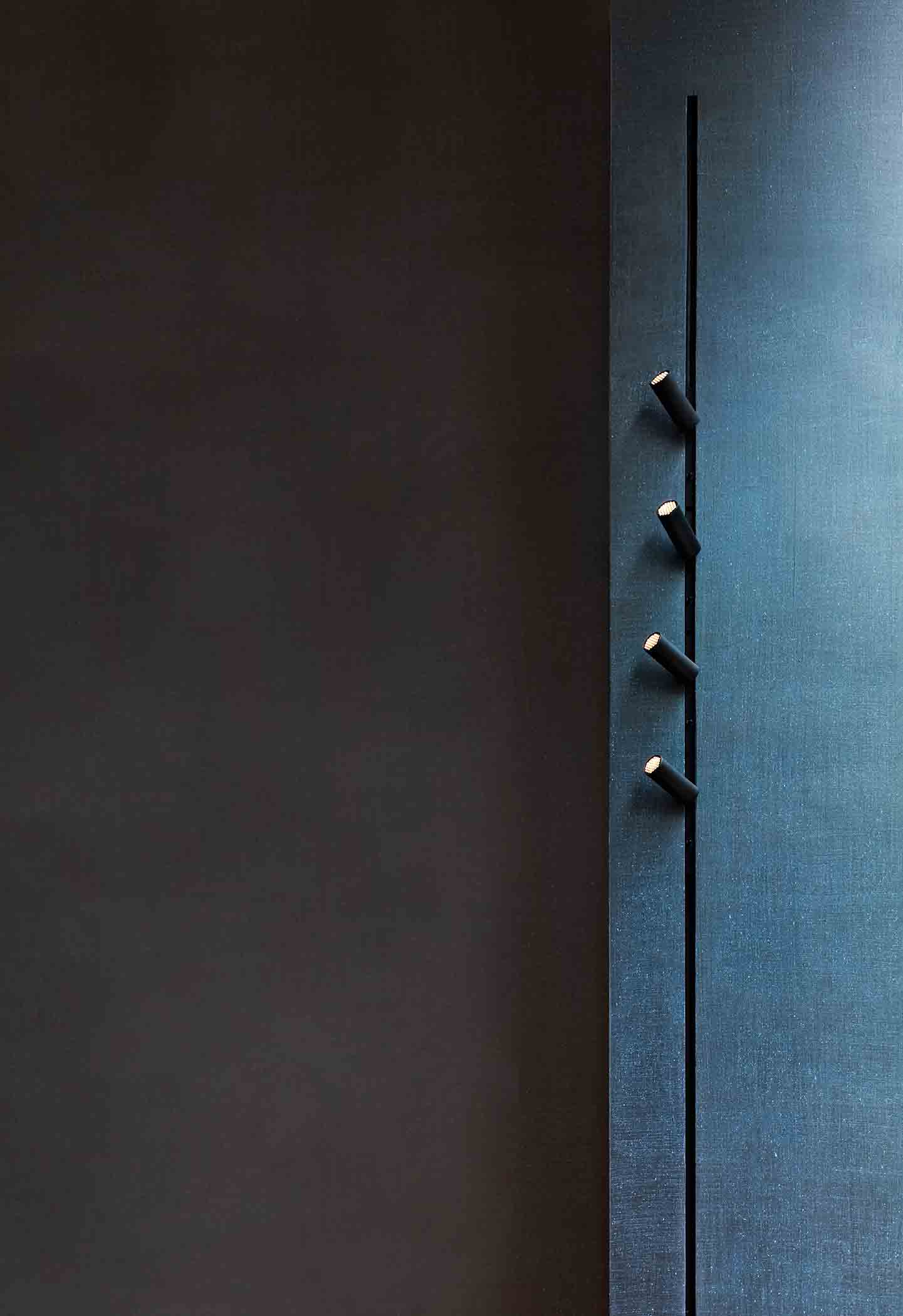 The-Tracking-magnet-system-flos-architectural-R-01.jpg