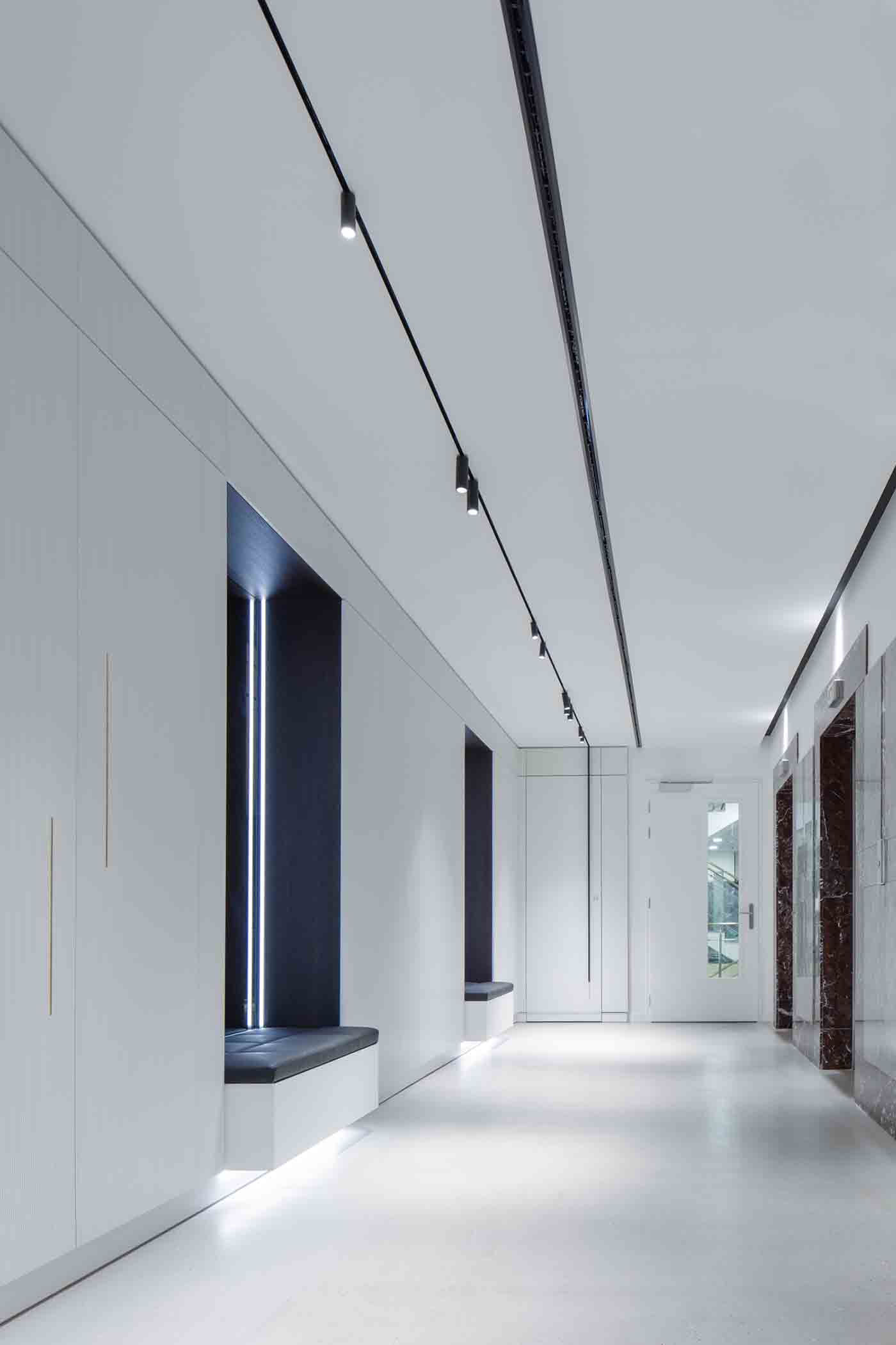 The-Tracking-magnet-system-flos-architectural-R-09.jpg