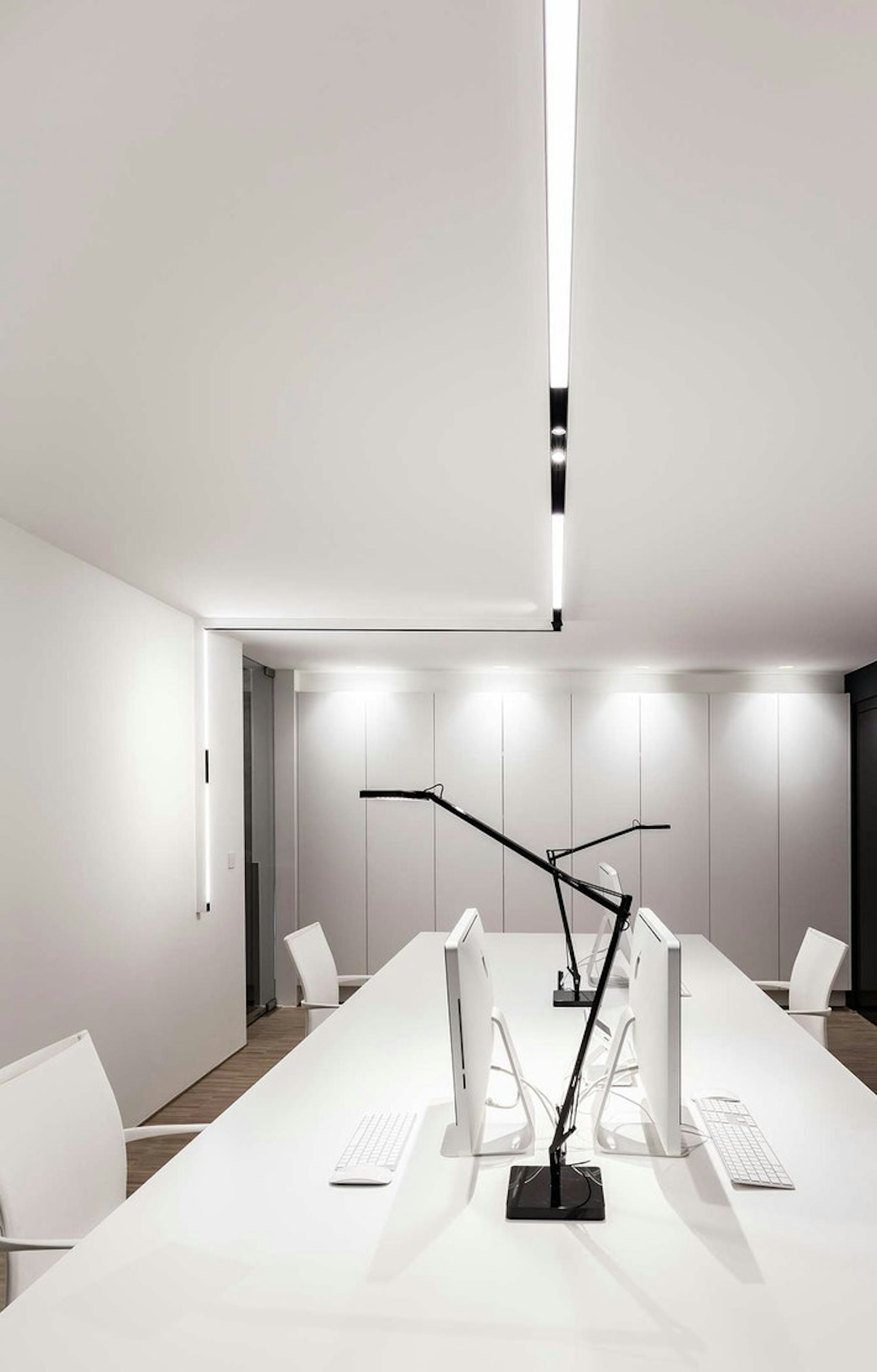 The-running-magnet-flos-architectural-R-09.jpg