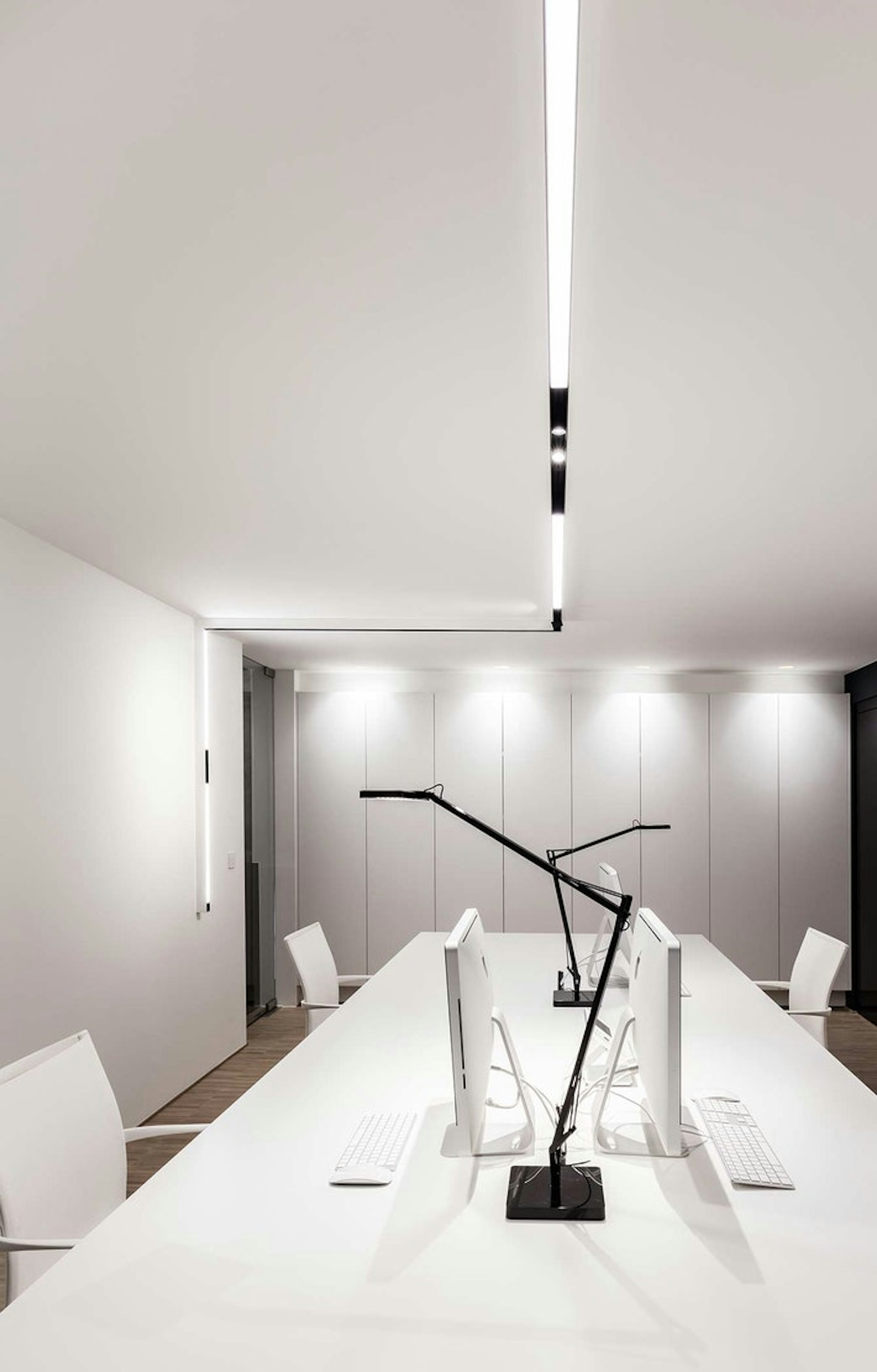 The-running-magnet-flos-architectural-R-09.jpg