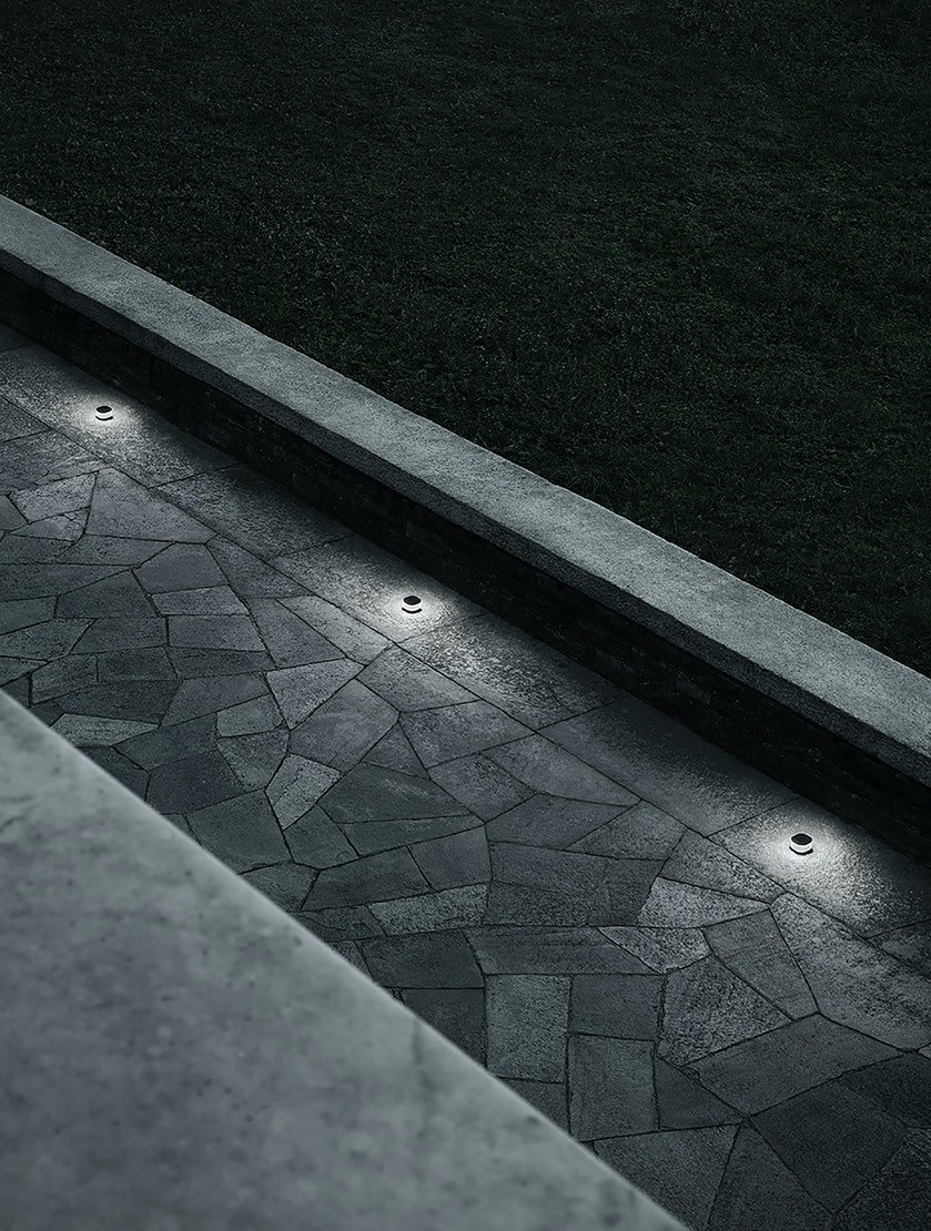 pointbreak-bollard-flos-outdoor-R-014jpg.jpeg