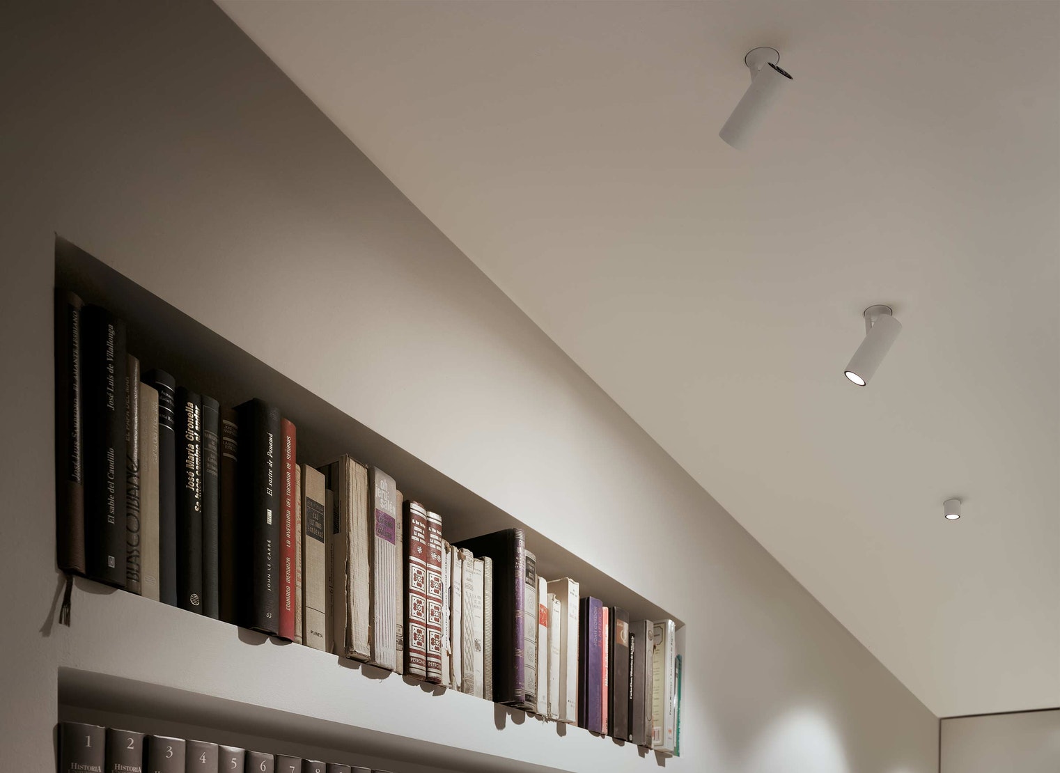 find-me-flos-architectural-R-02.jpg