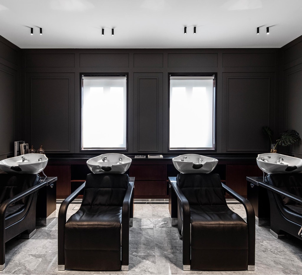 retail-rossano-ferretti-hairspa-dubai-flos-01-1864x1698