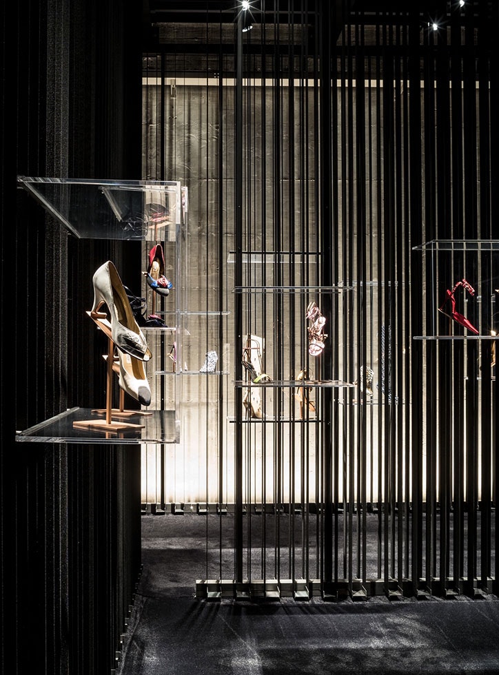 retail-sergio-rossi-flos-12