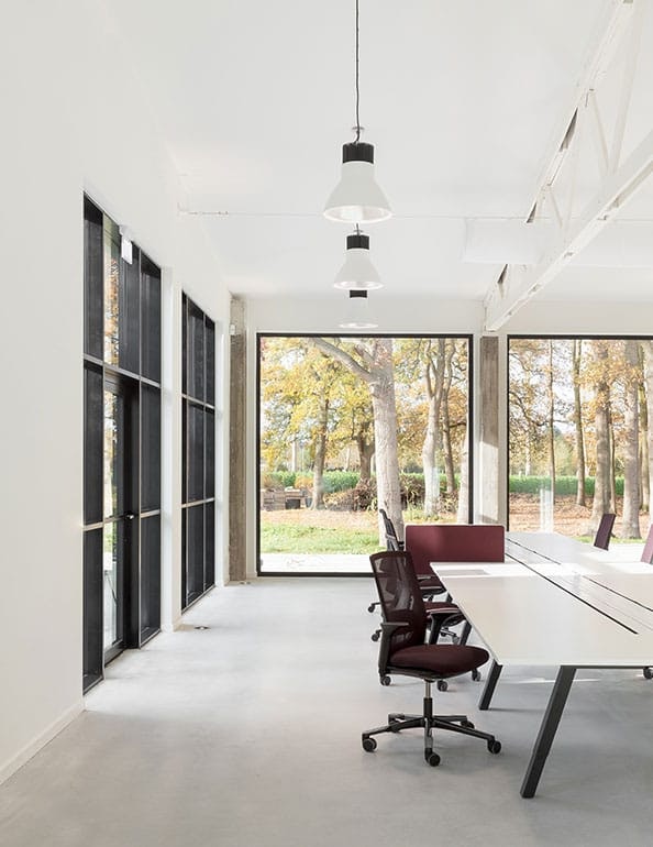 special-parc-51-offices-belgium-flos-02